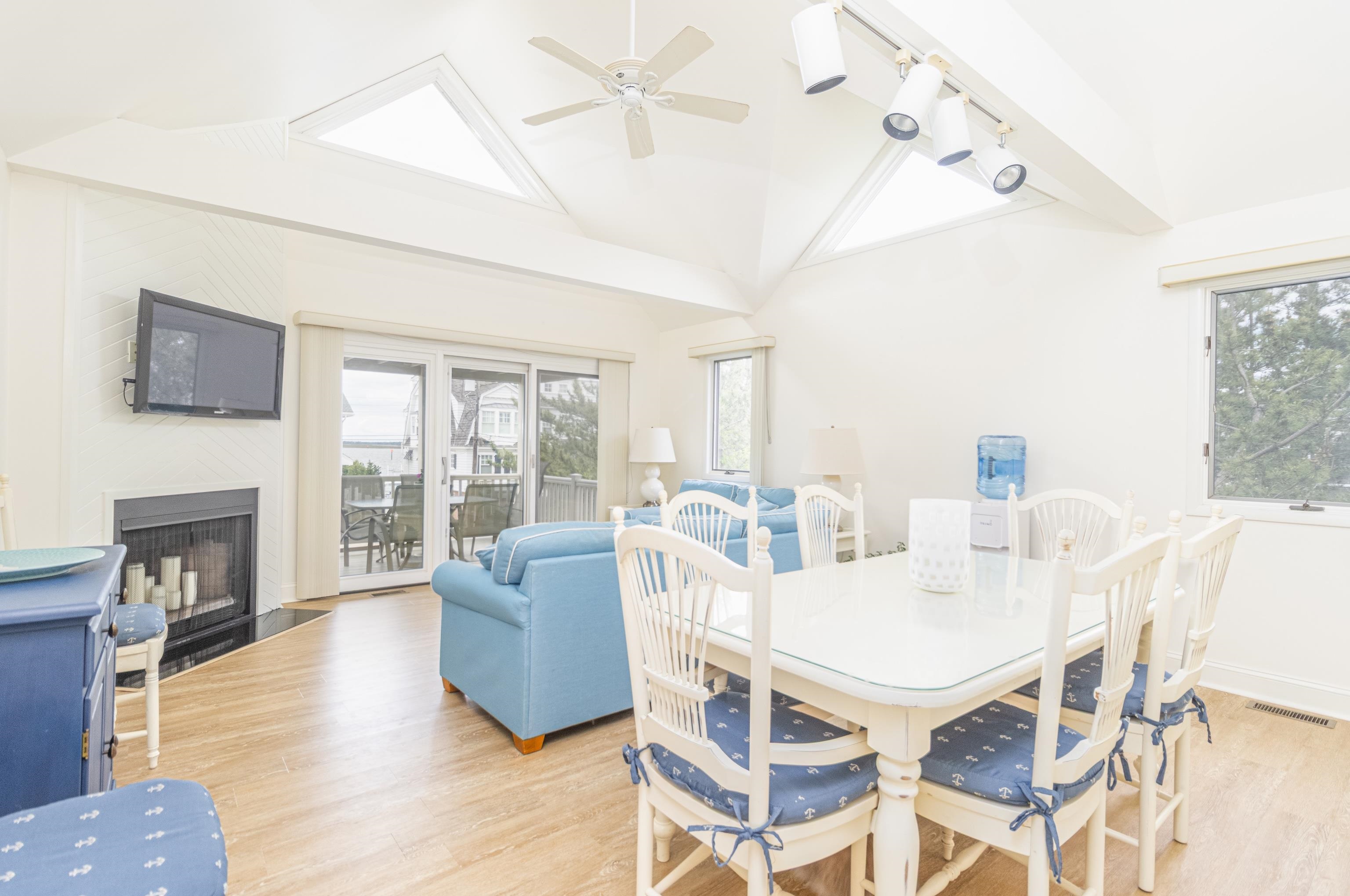 7889 Sunset Drive - Picture 14