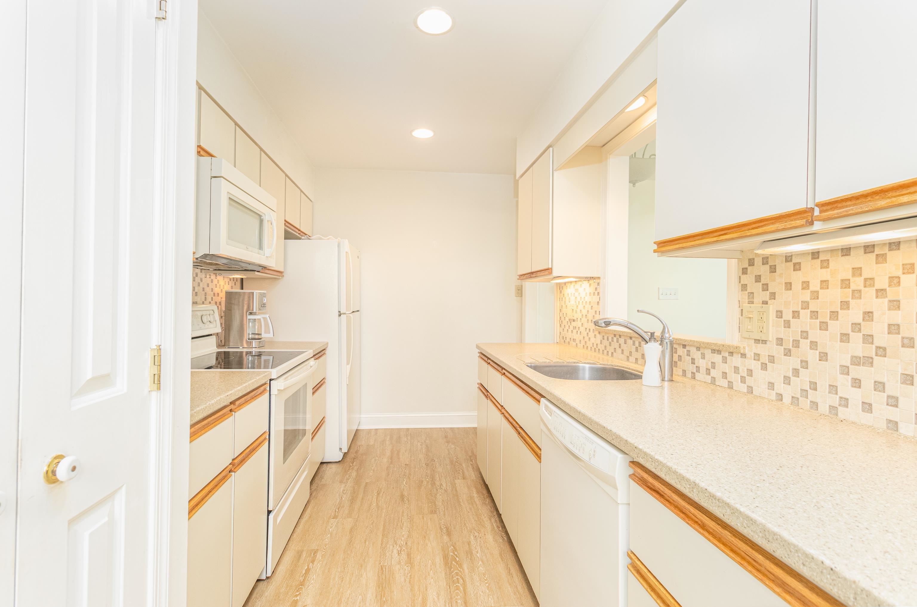 7889 Sunset Drive - Picture 15