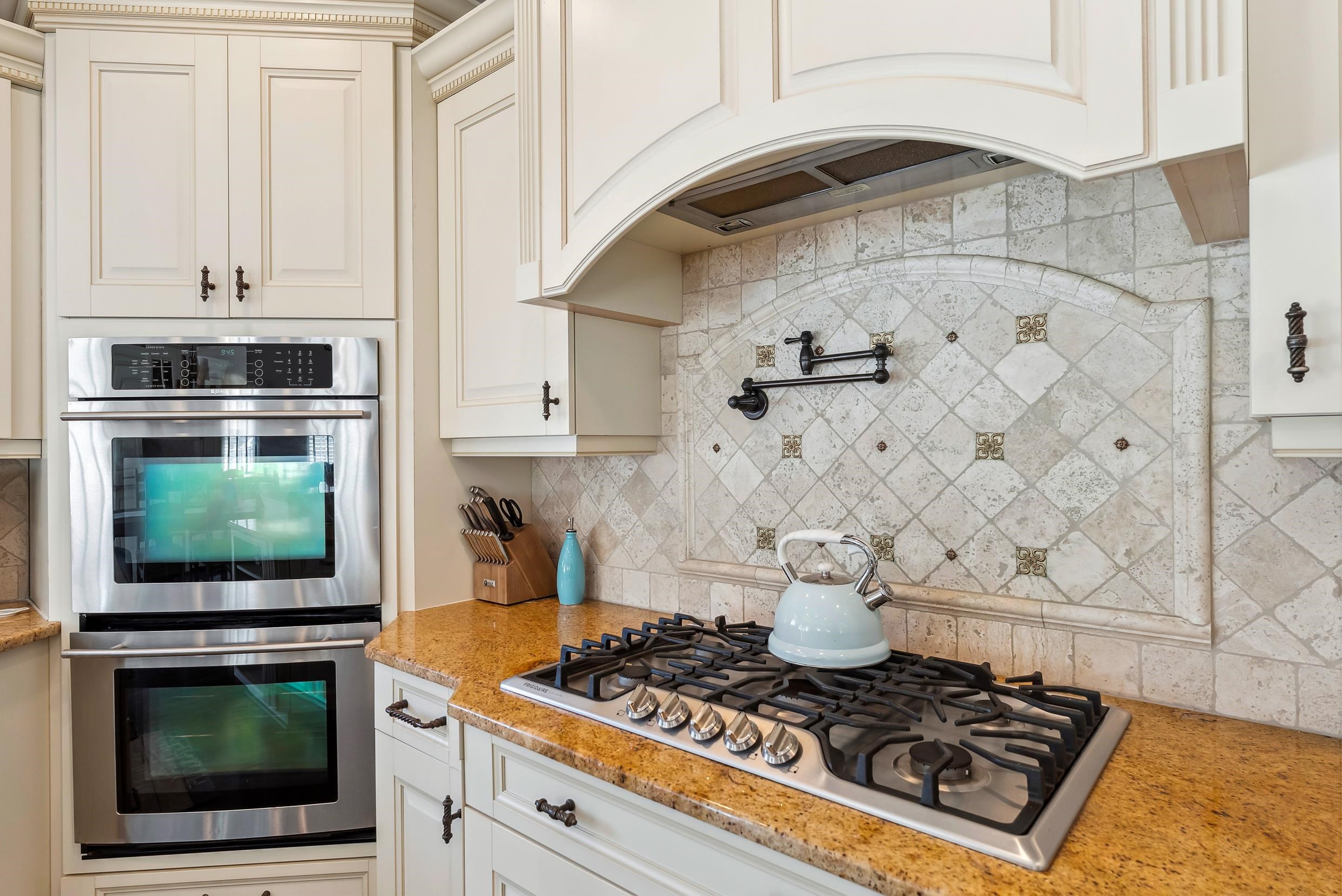 148 W Heather Road