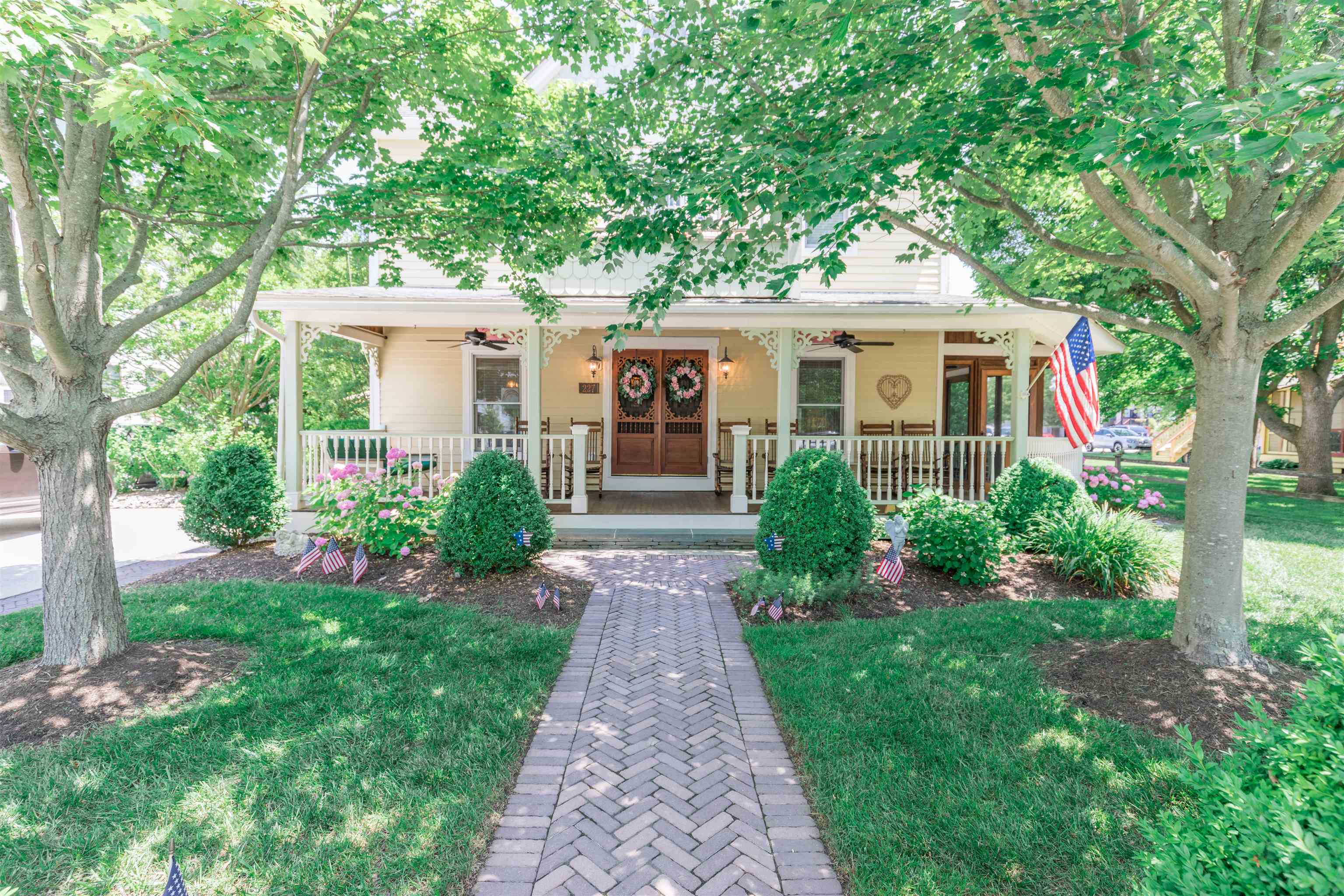 225-227 Windsor 