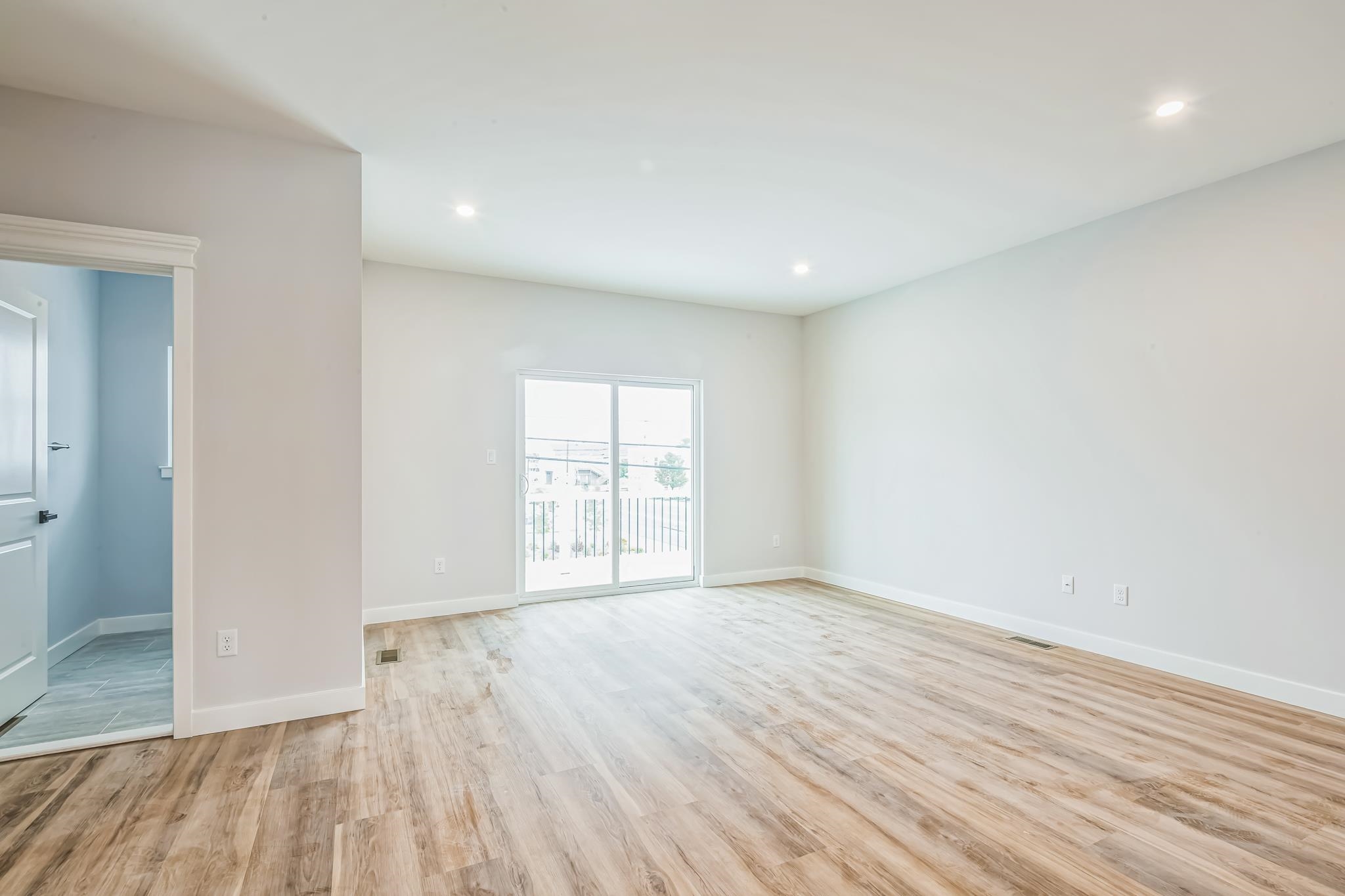 108 W Spicer Avenue