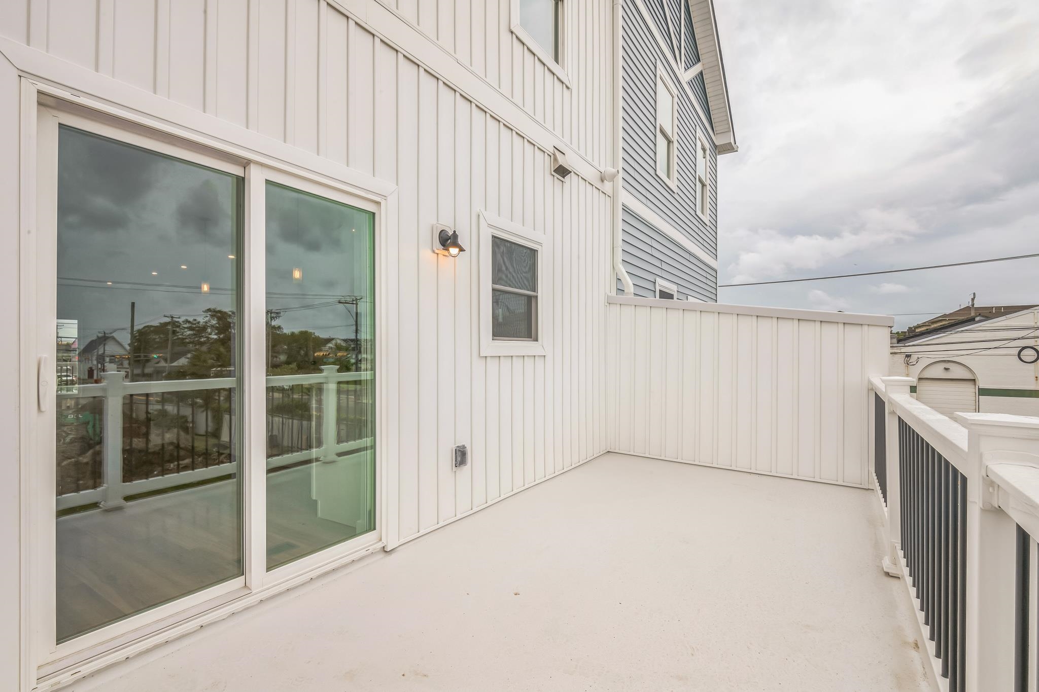 108 W Spicer Avenue