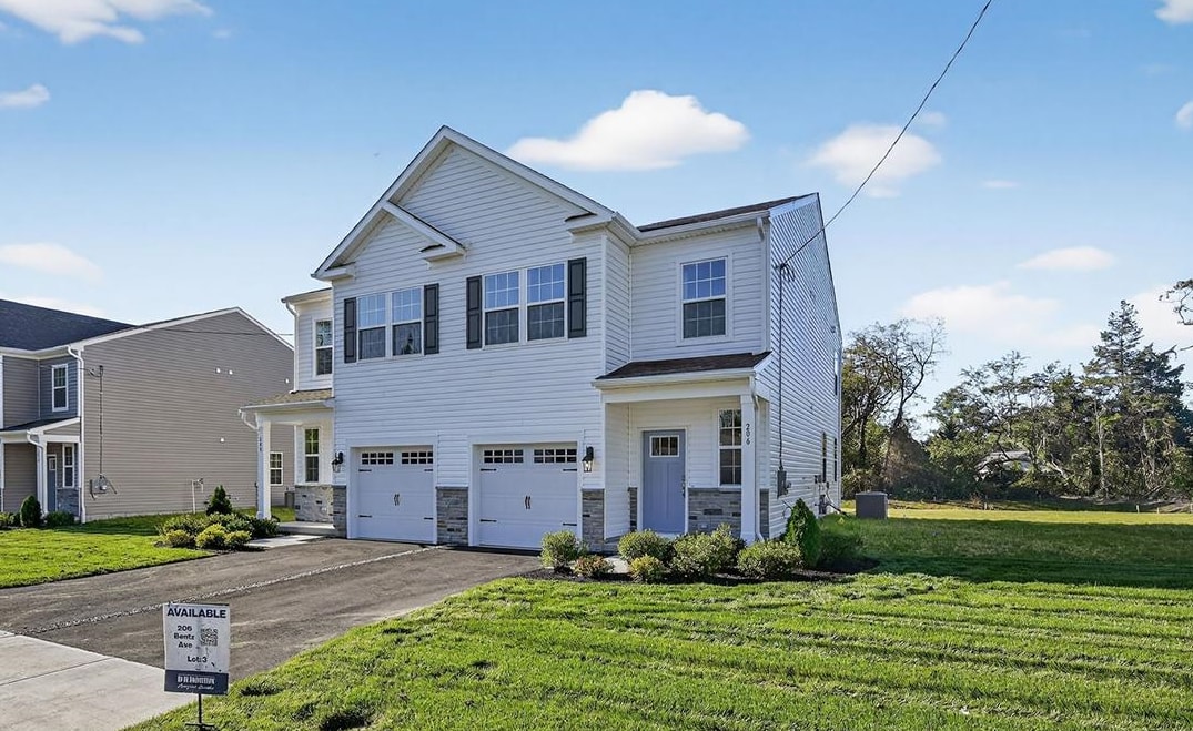  208 Bentz Avenue - Villas