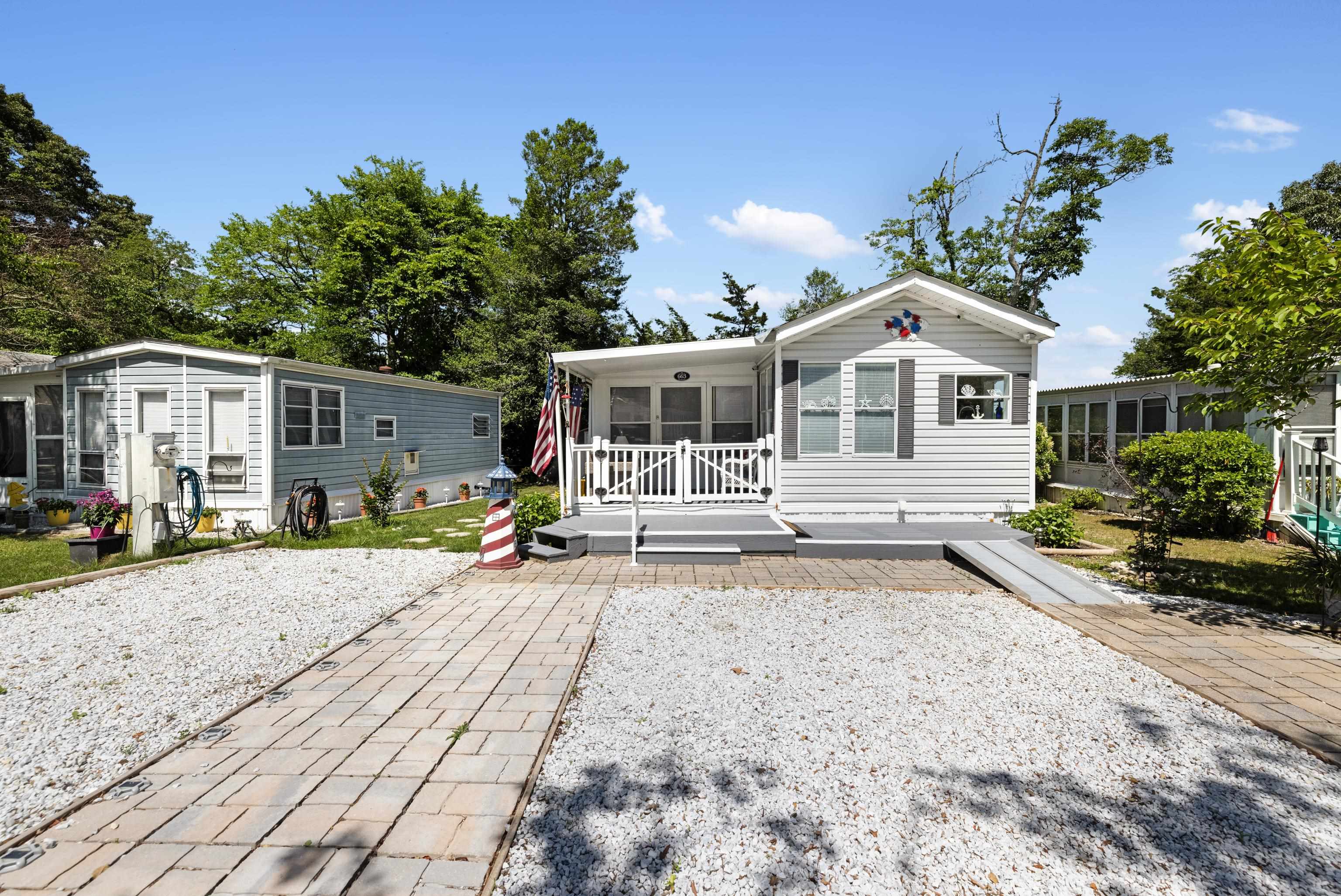 The deSatnick Real Estate Team