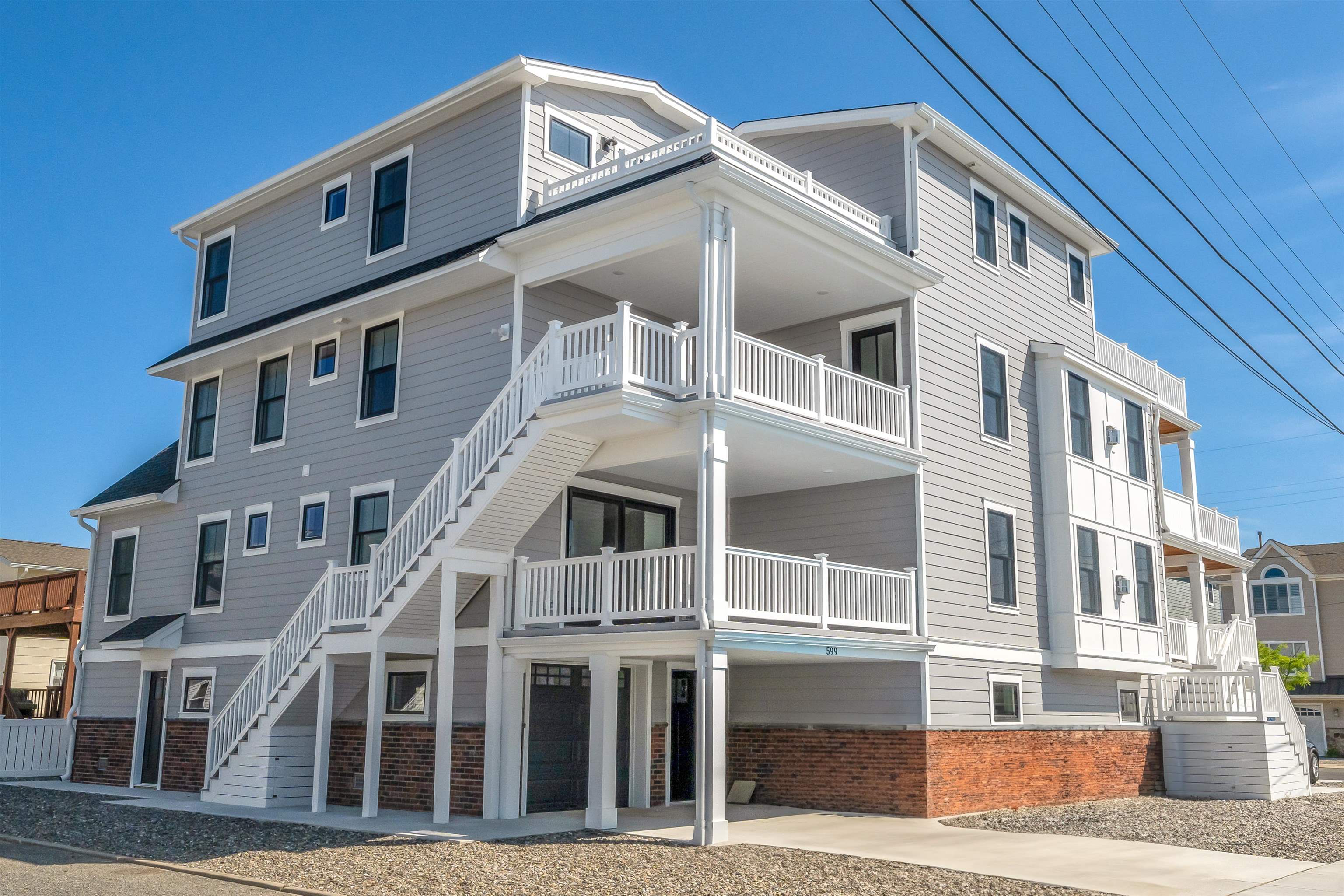 599 22nd Street - Picture 1