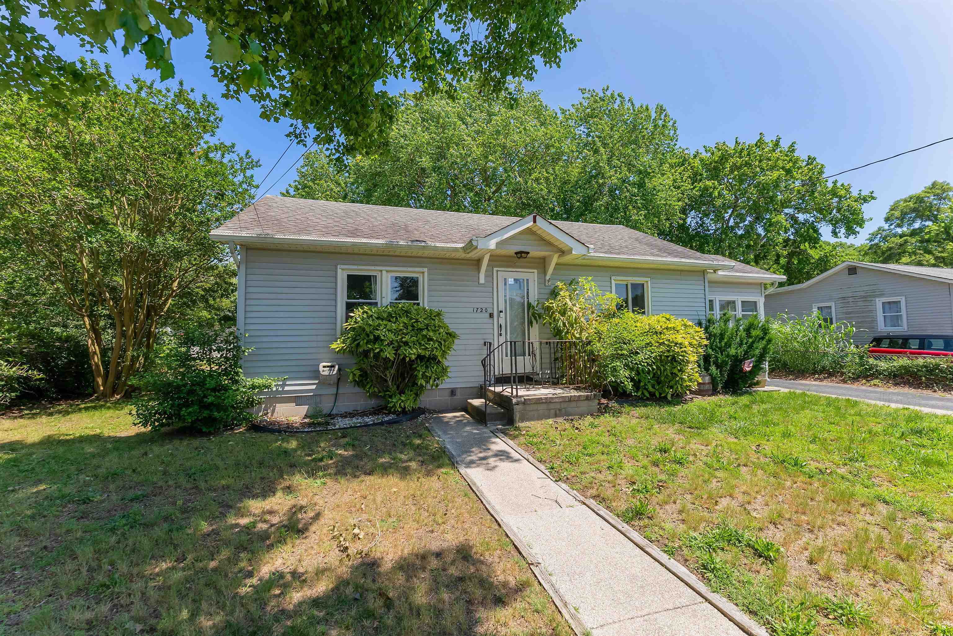  1720 Lake Drive - Villas