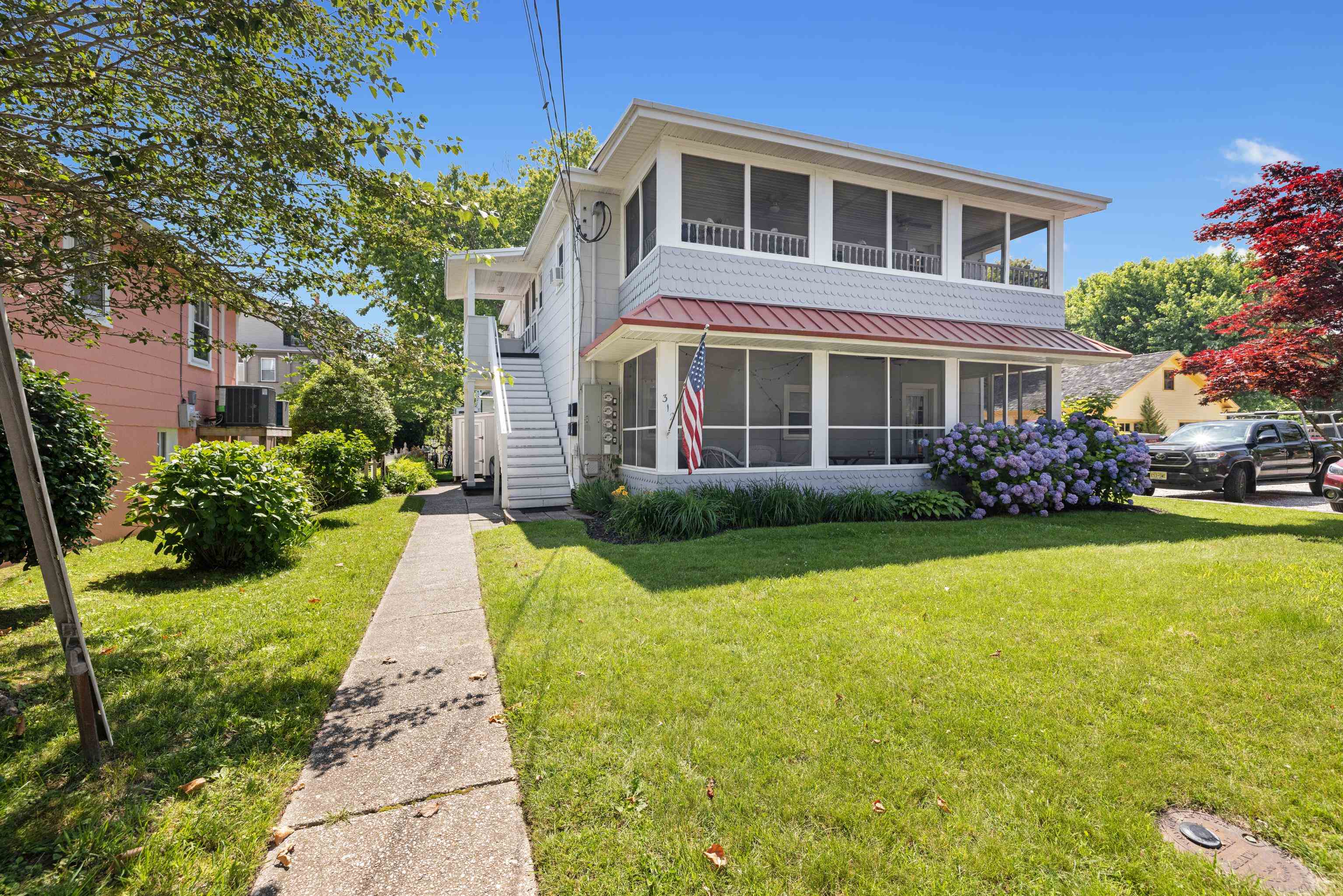 The deSatnick Real Estate Team