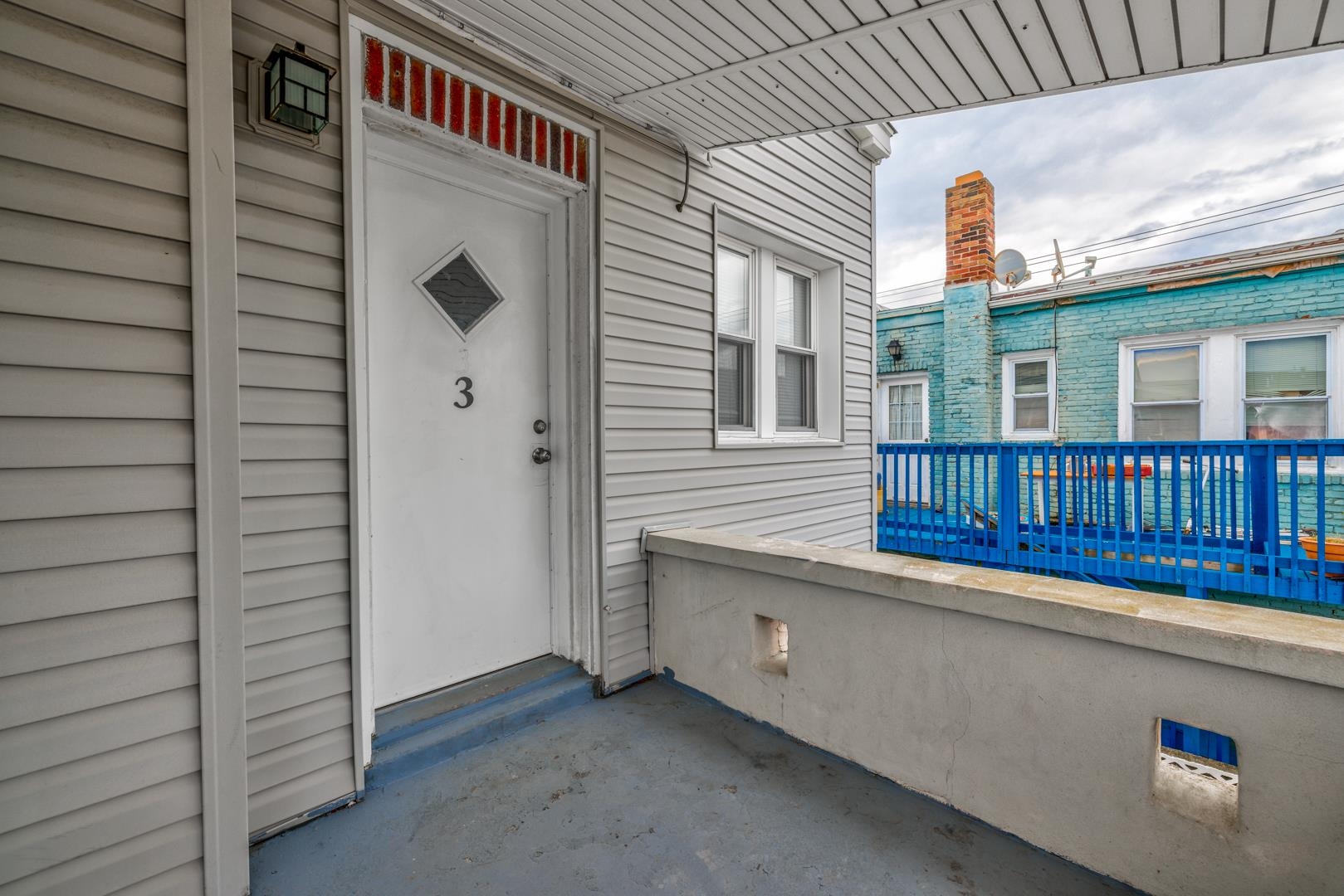 152 E Davis Avenue