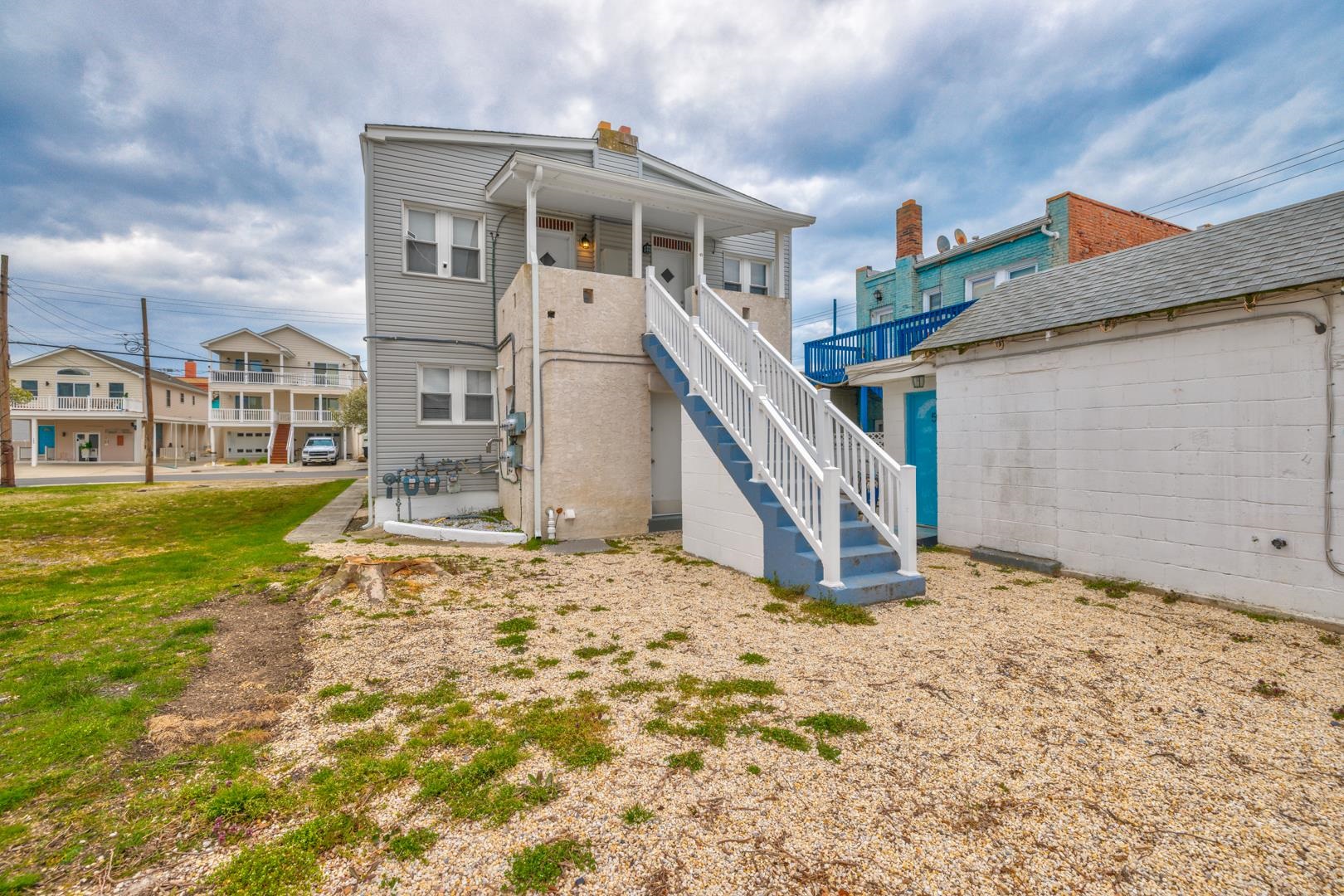 152 E Davis Avenue