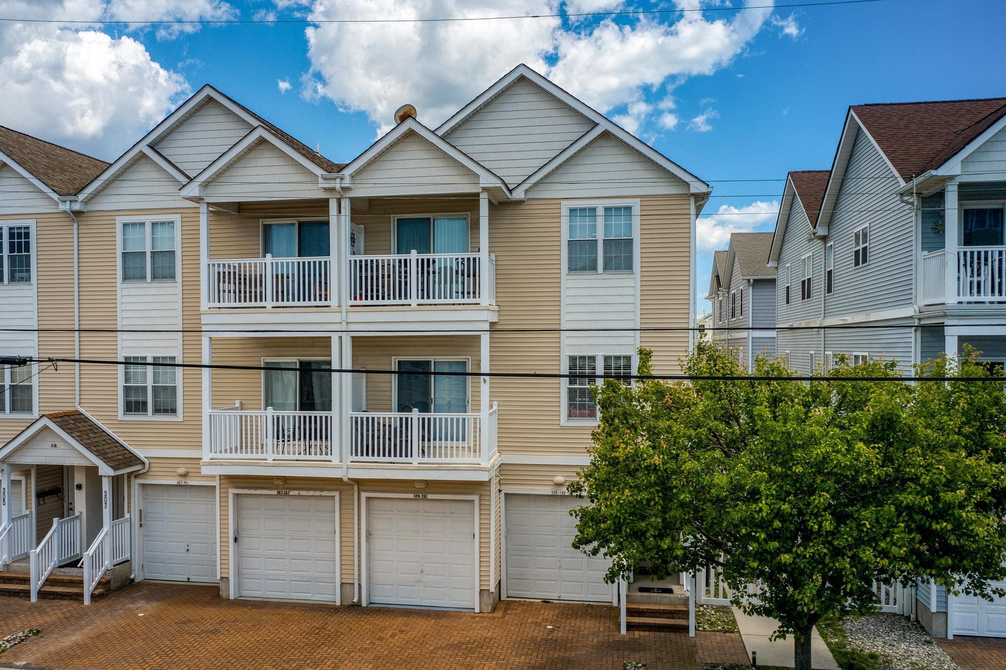 309 E poplar Avenue