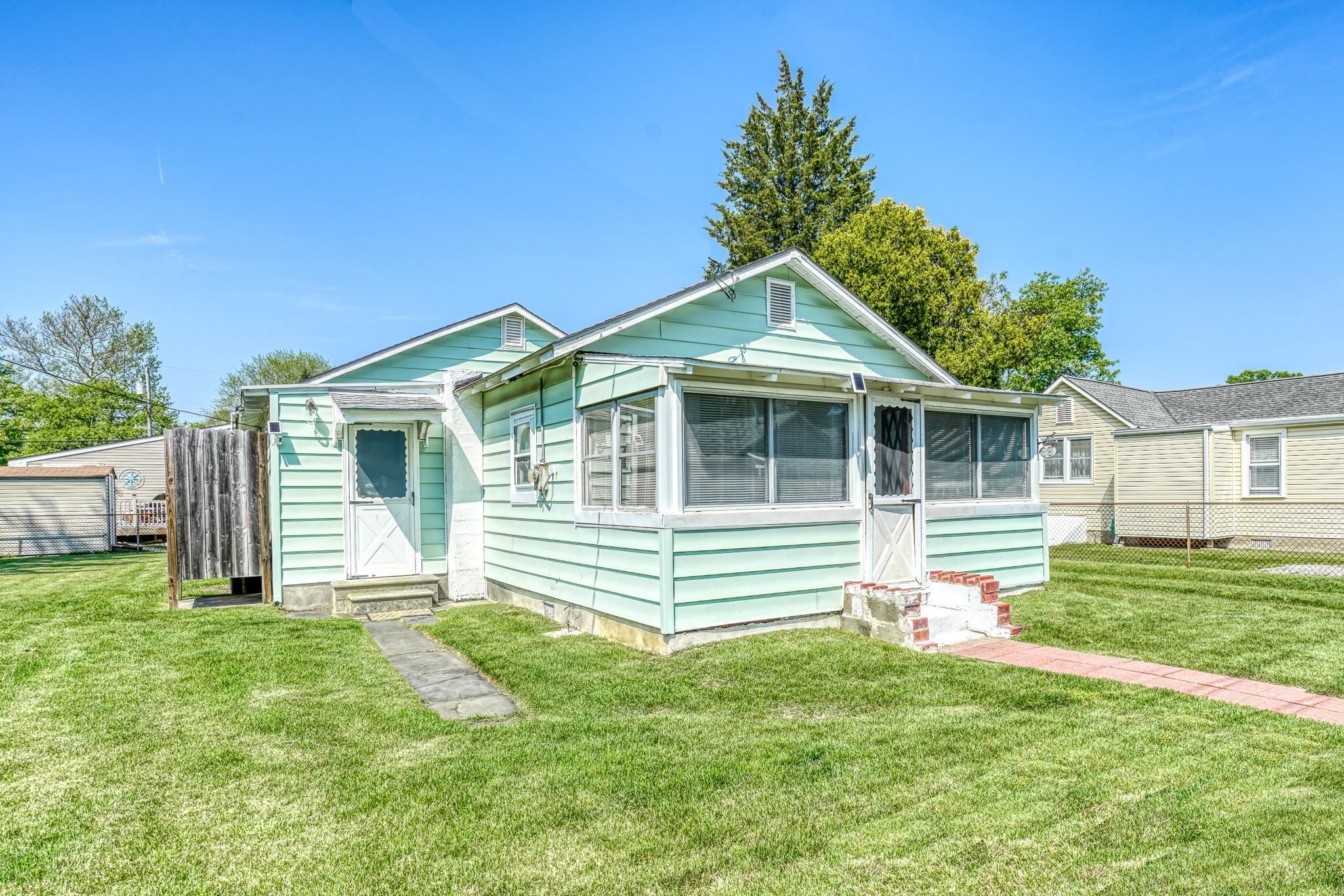 39 E Pacific Avenue - Villas