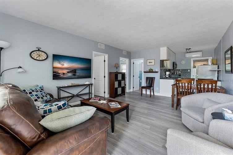301 E Lavender Road