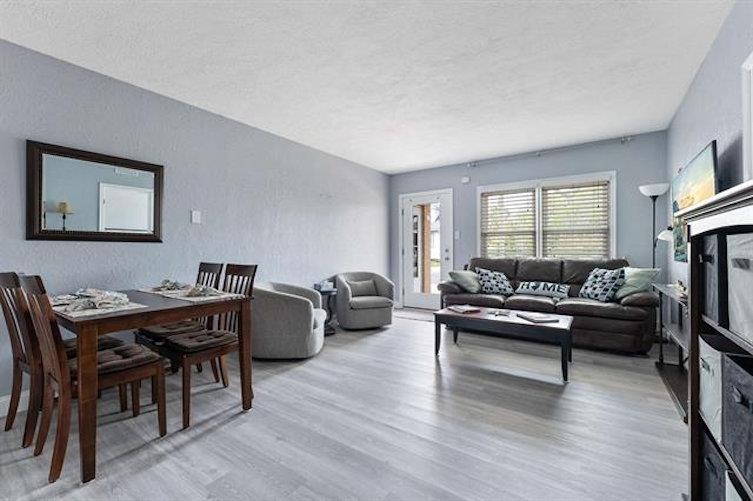301 E Lavender Road