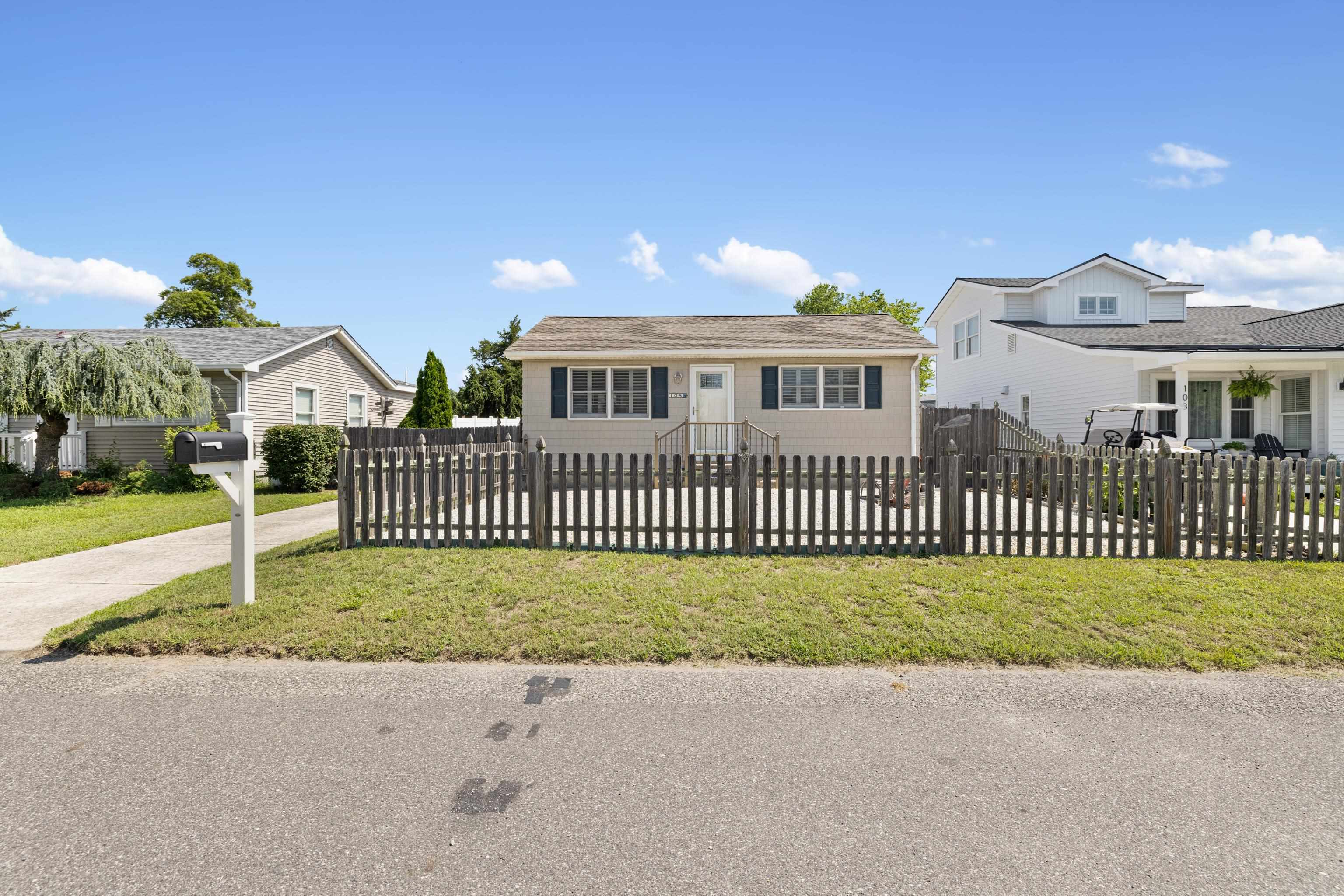 105 Cedardale Avenue - Villas