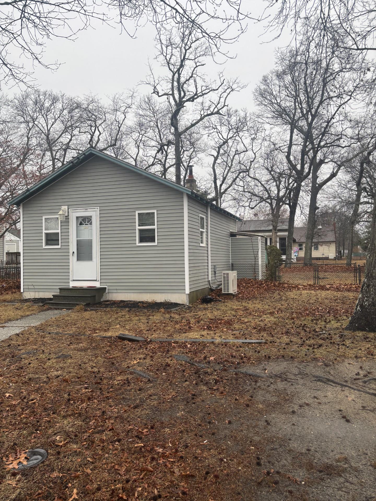 127 Carolina Avenue - Villas