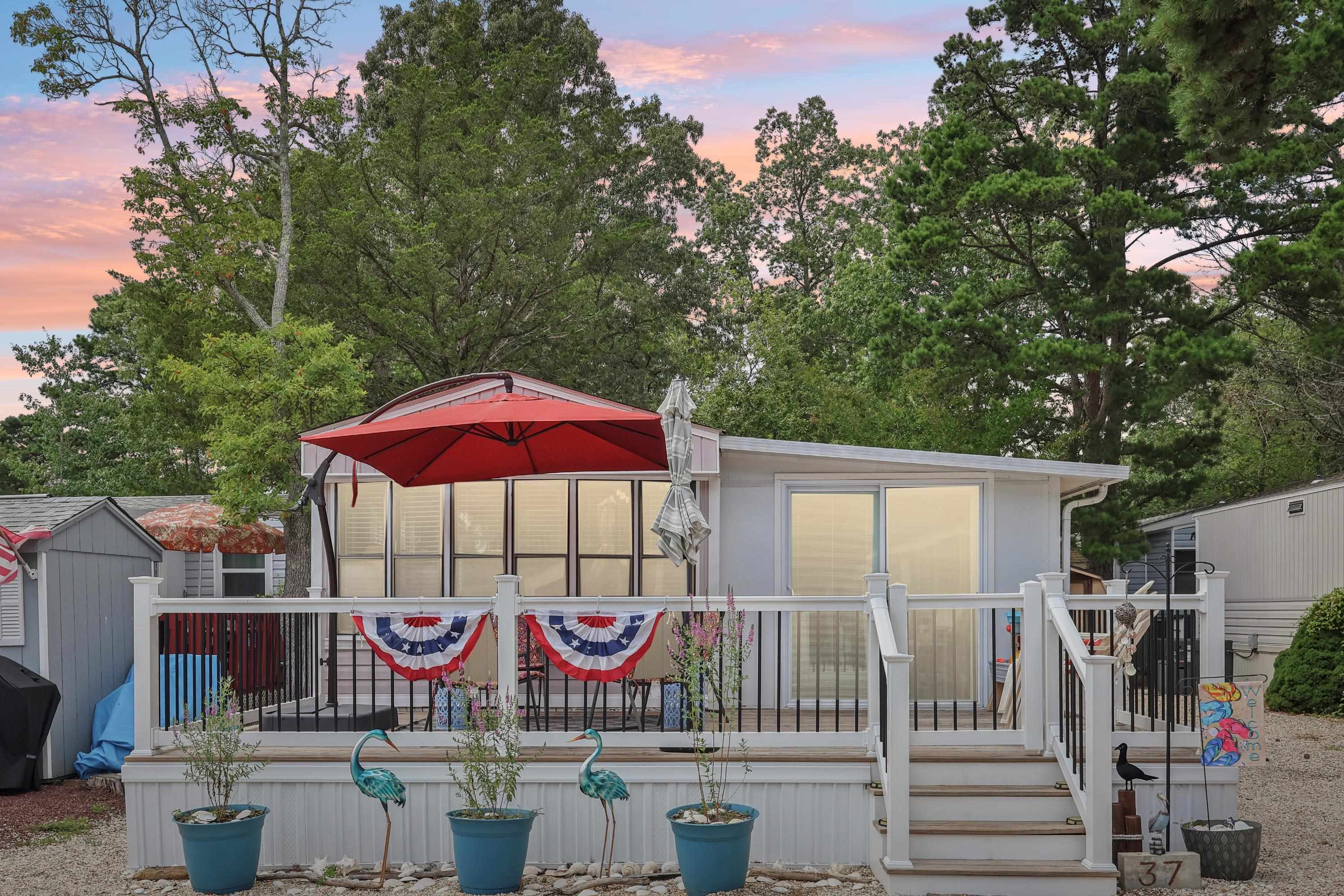 37 Wildwood Ave - Dennisville