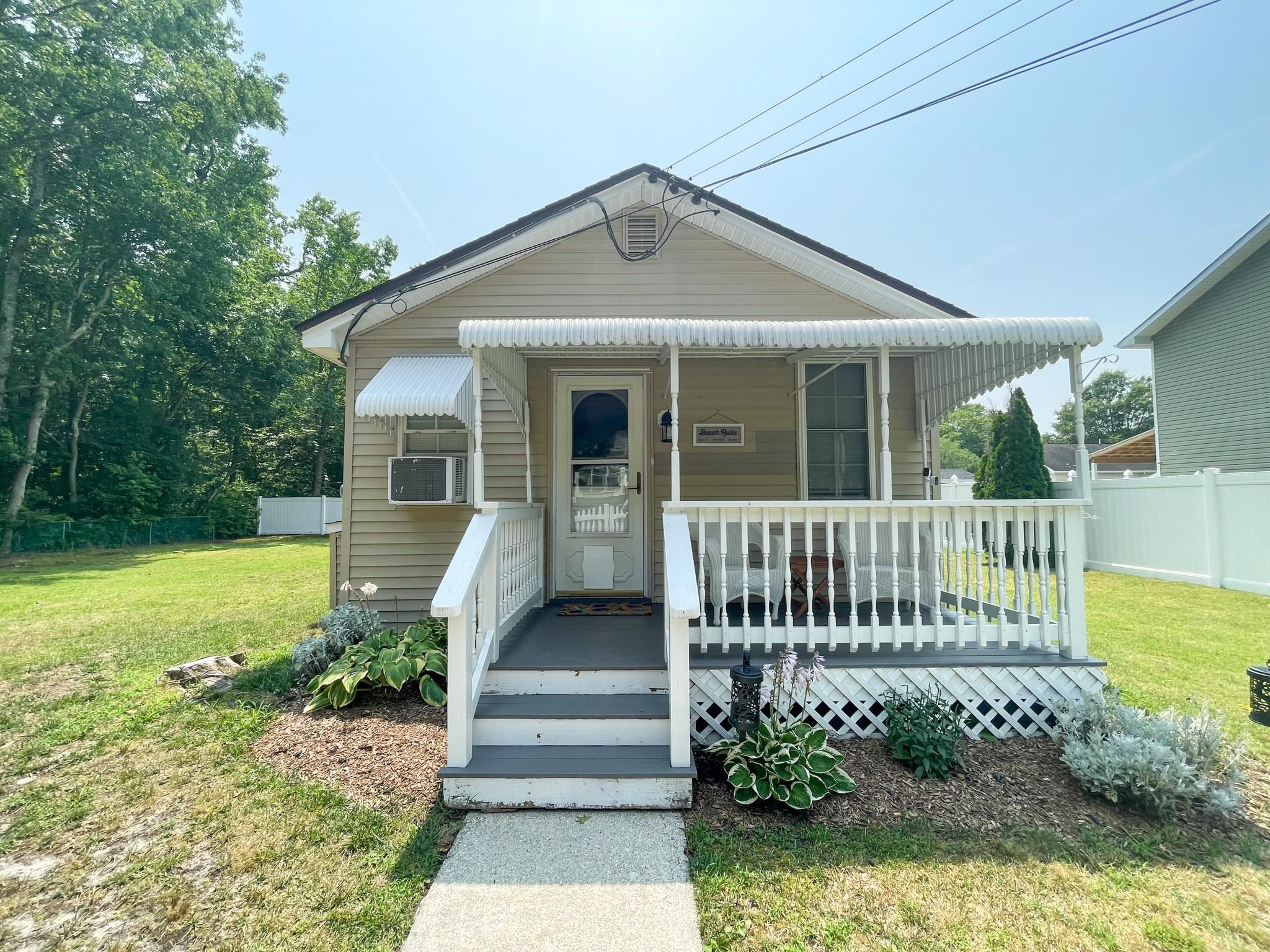 160 Kentucky Avenue - Villas