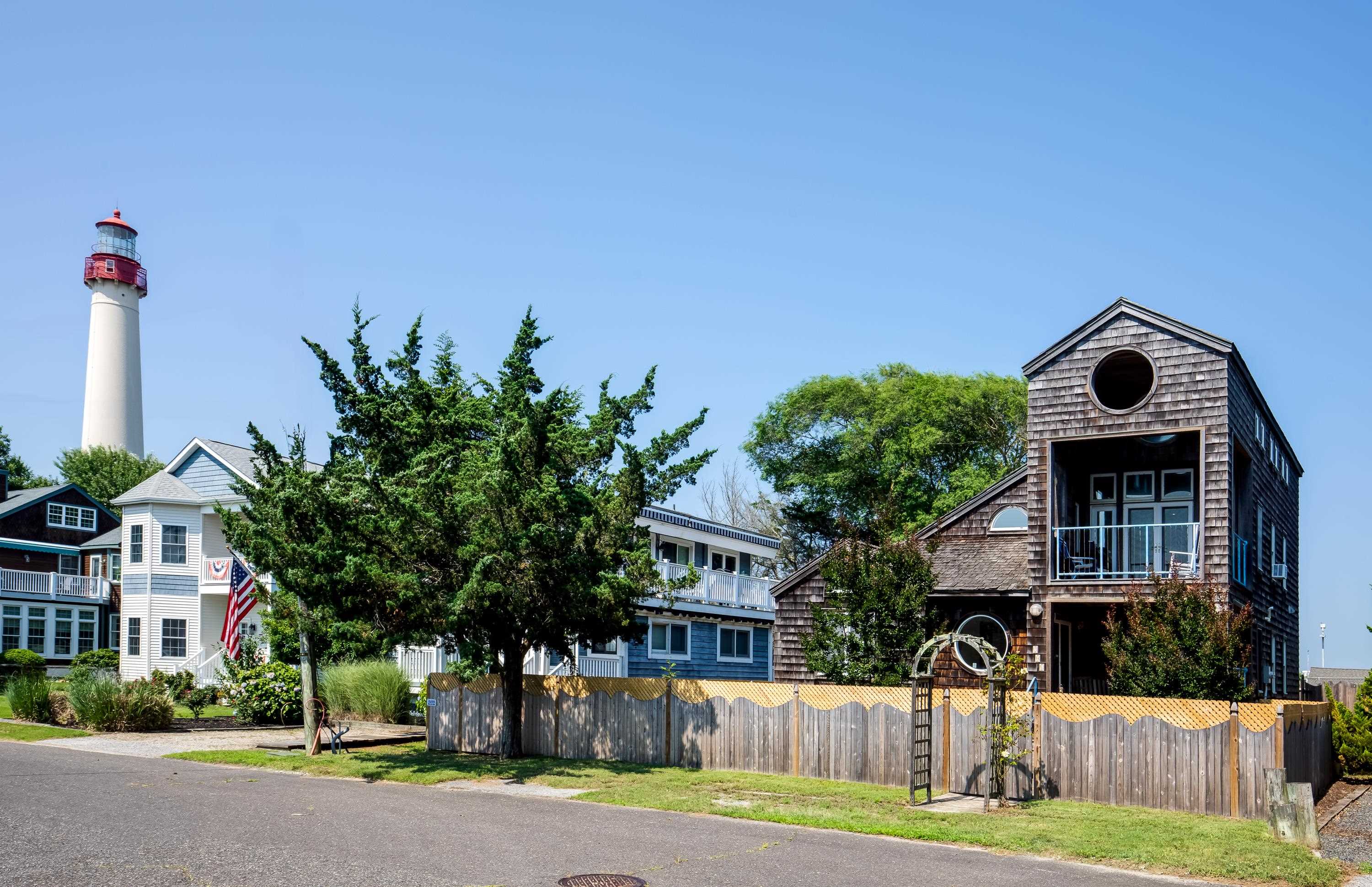 201 Lighthouse Avenue