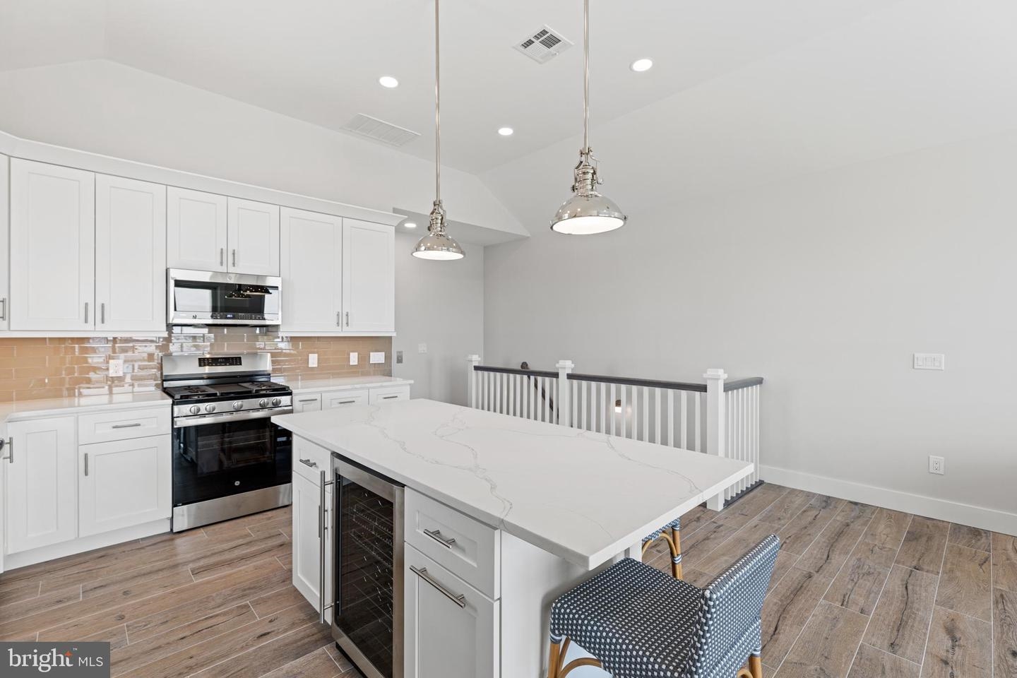 625 W Montgomery Avenue