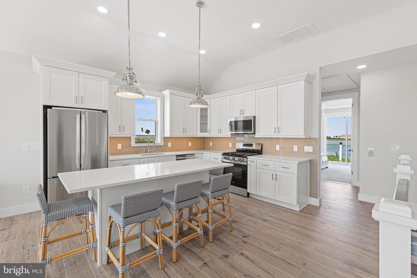 625 W Montgomery Avenue