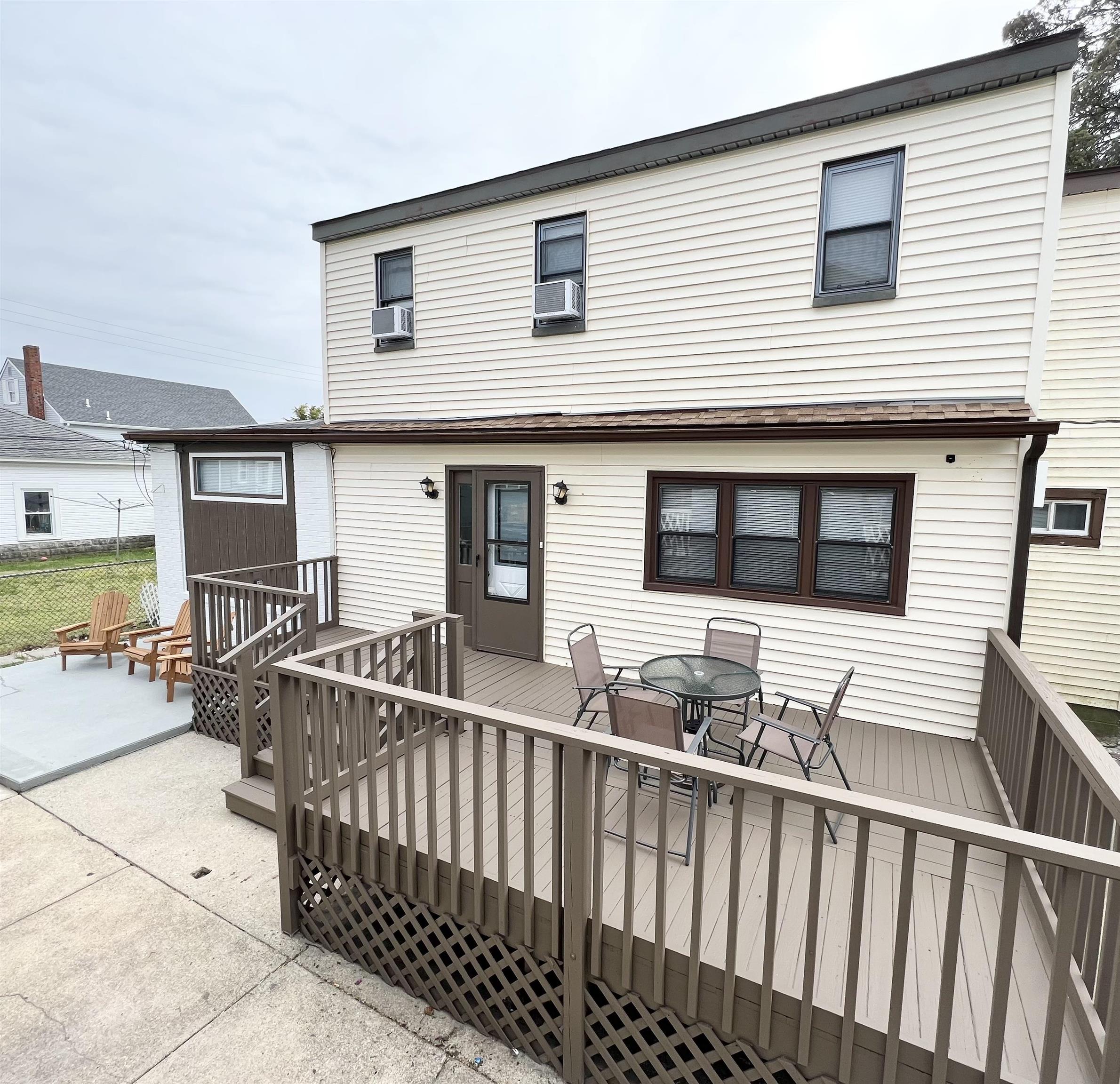 108-110 W Buttercup Road
