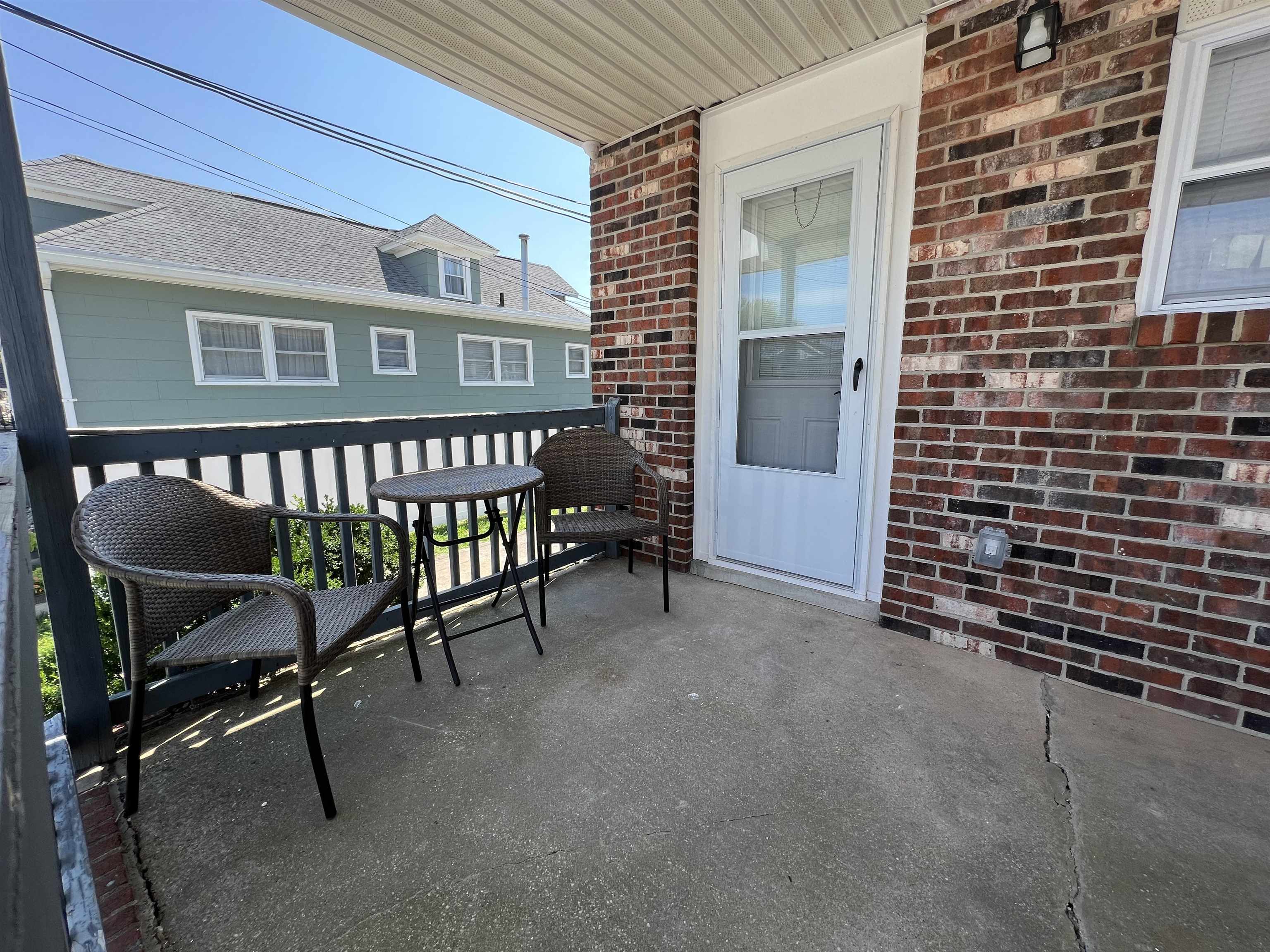 108-110 W Buttercup Road