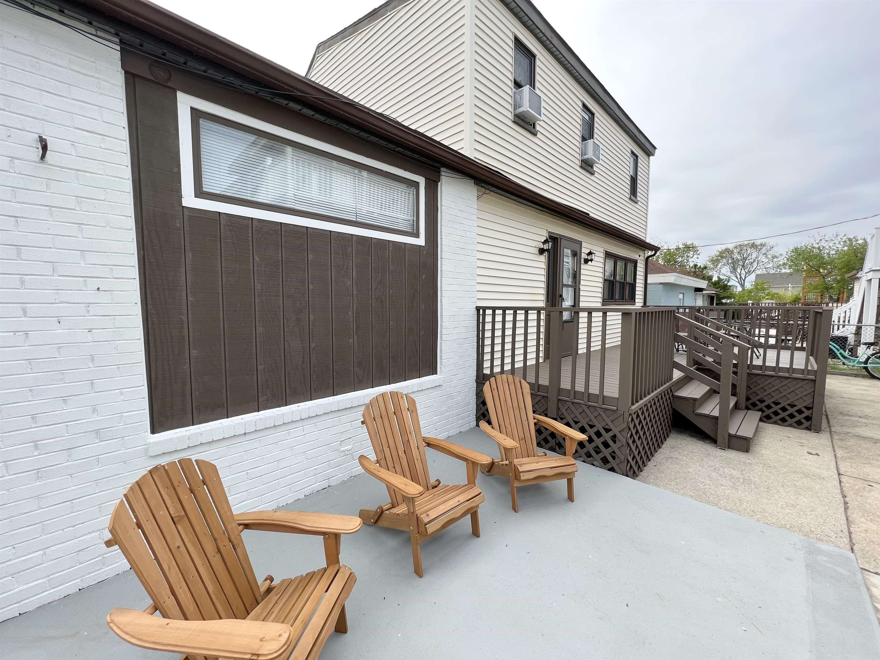 108-110 W Buttercup Road
