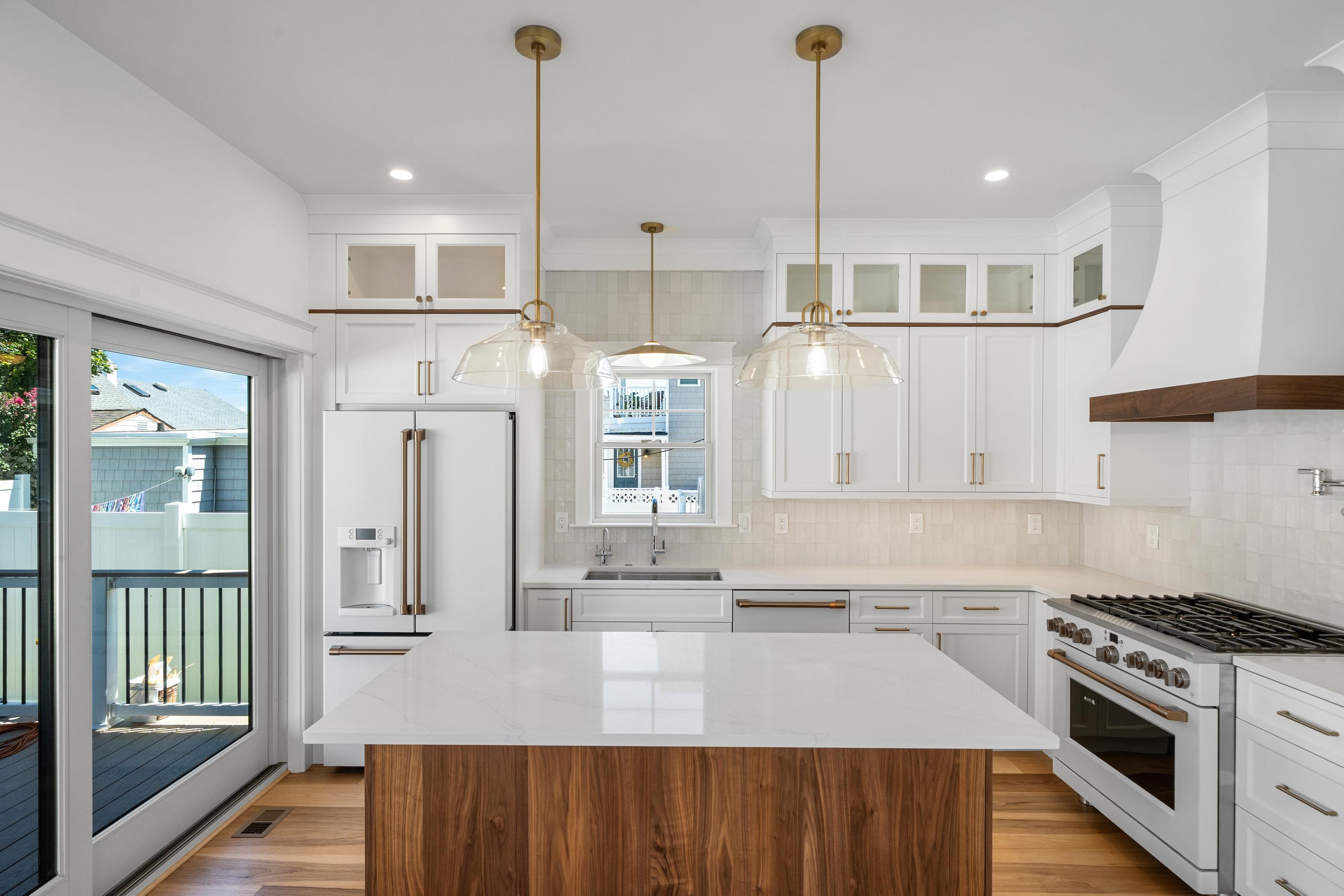 117 E Syracuse Avenue