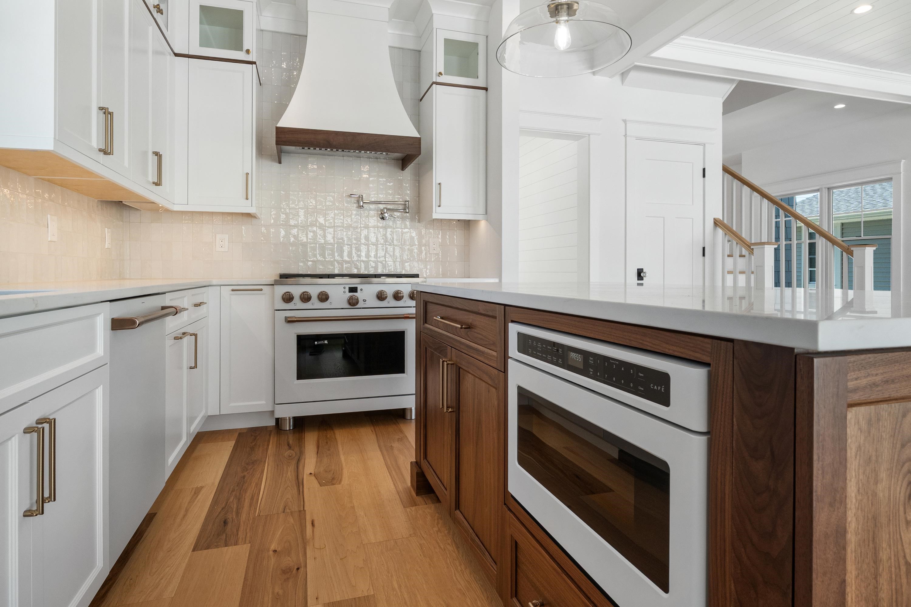 117 E Syracuse Avenue