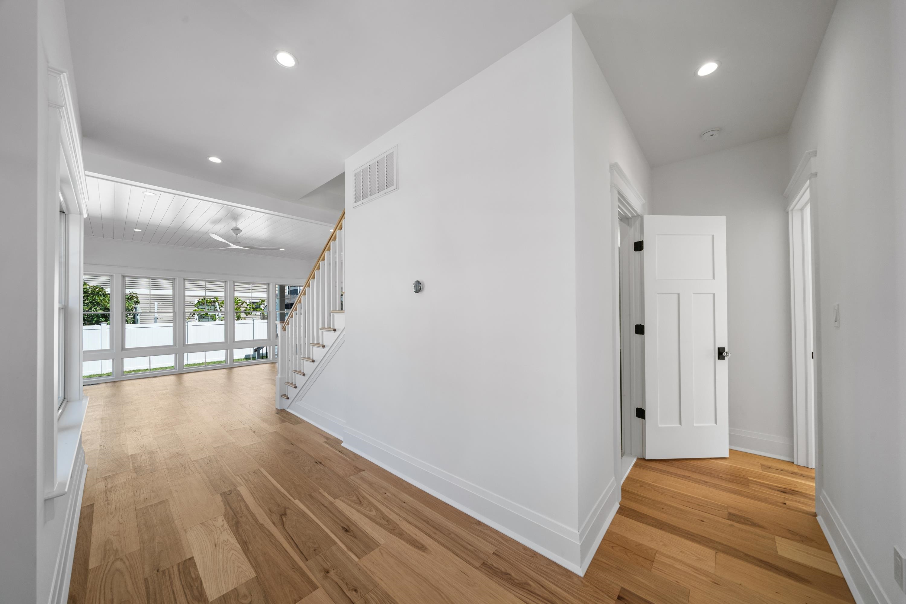 117 E Syracuse Avenue