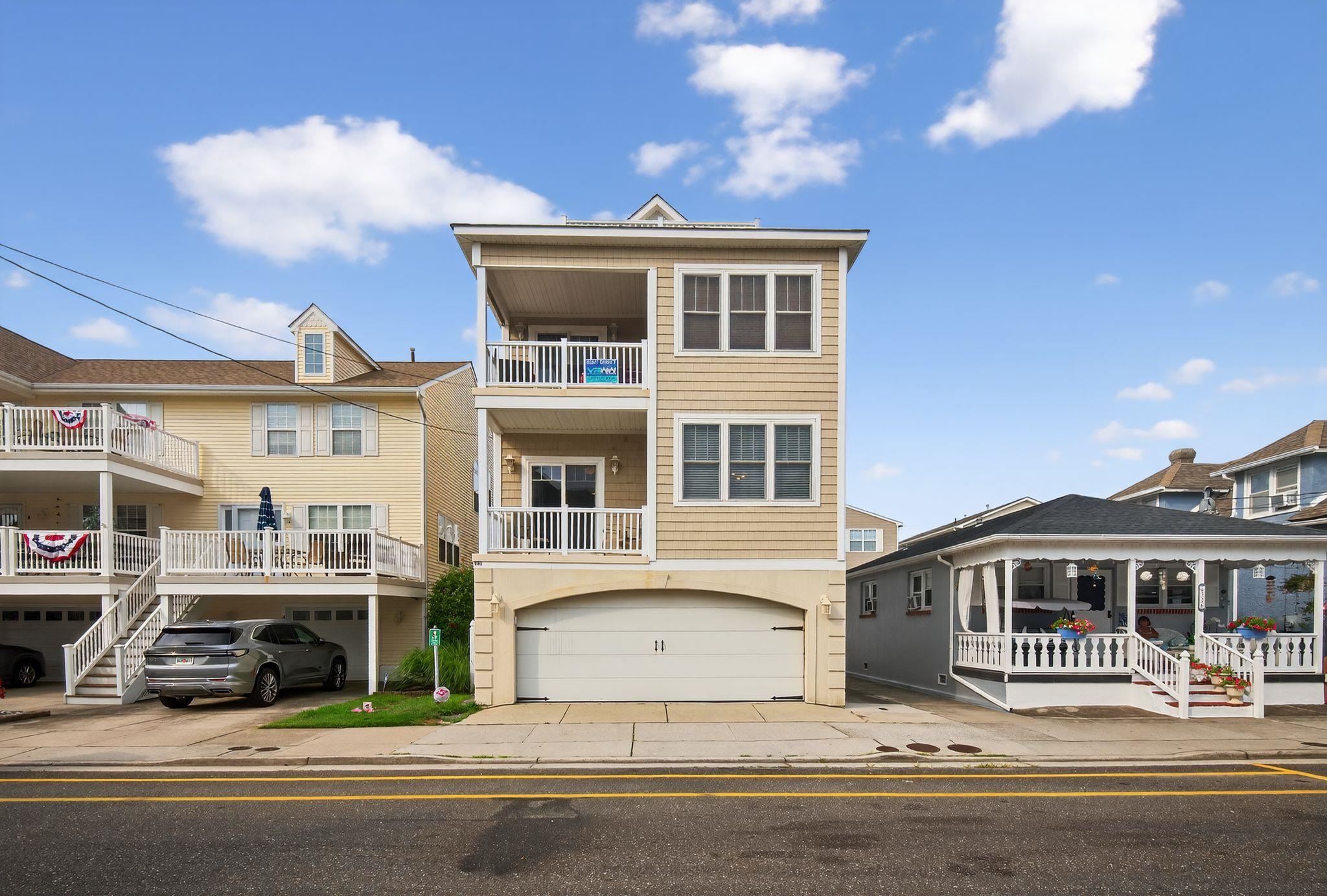 328 E Maple Avenue - Wildwood