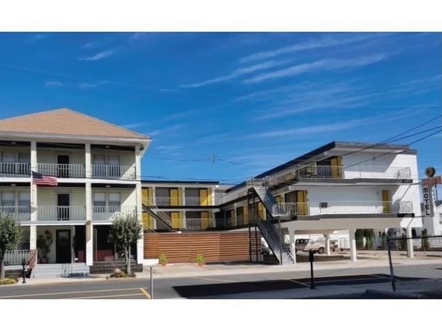 313 E Glenwood Avenue - Wildwood