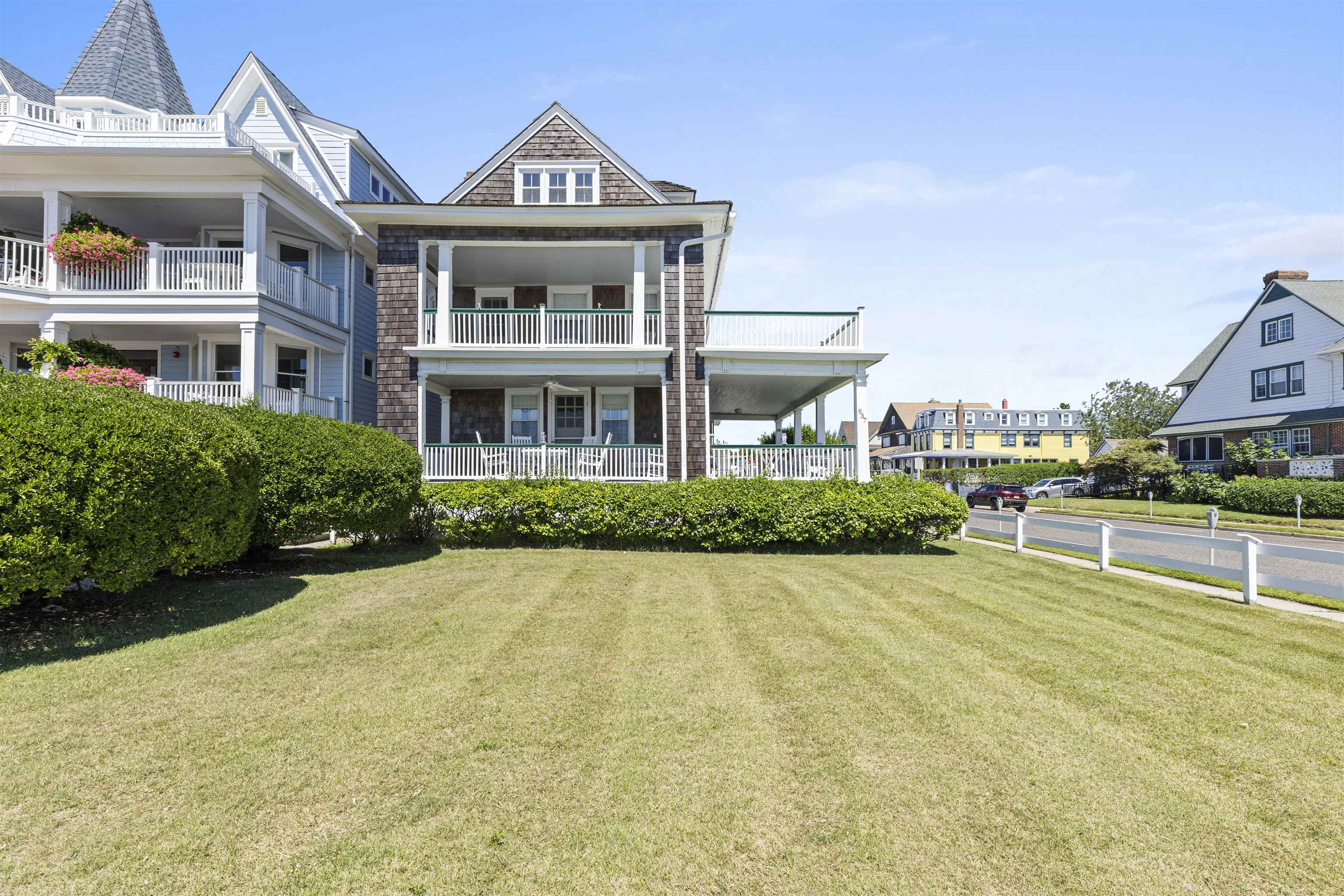 937 Beach Avenue