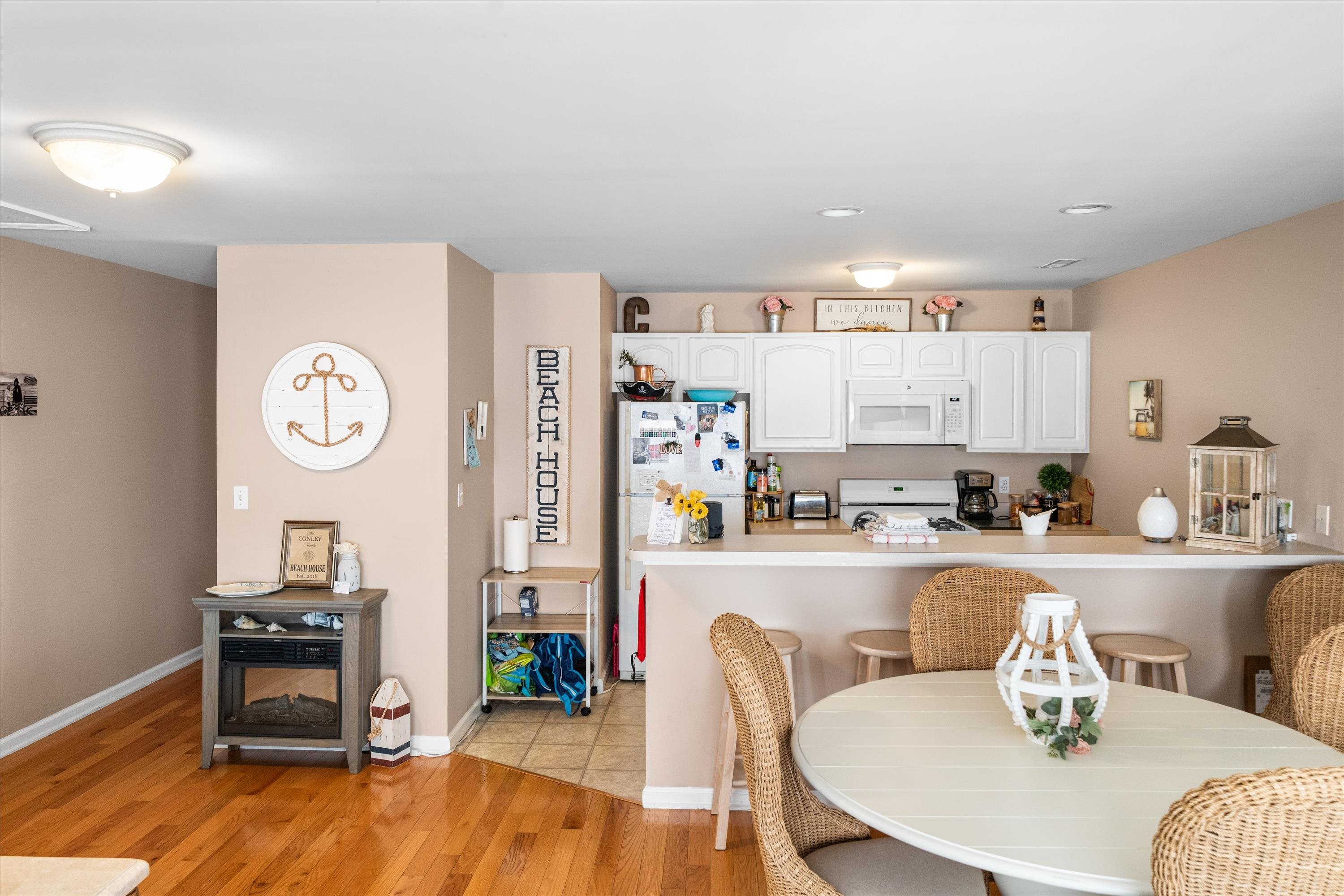 225 E Davis Avenue