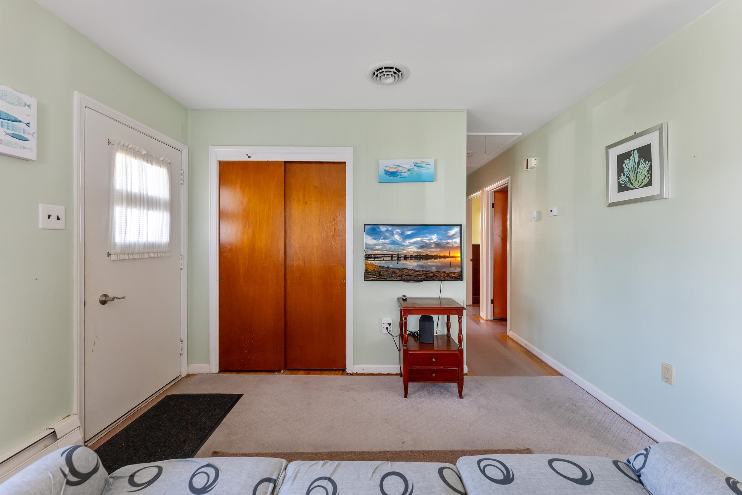 107 E Hollywood Avenue