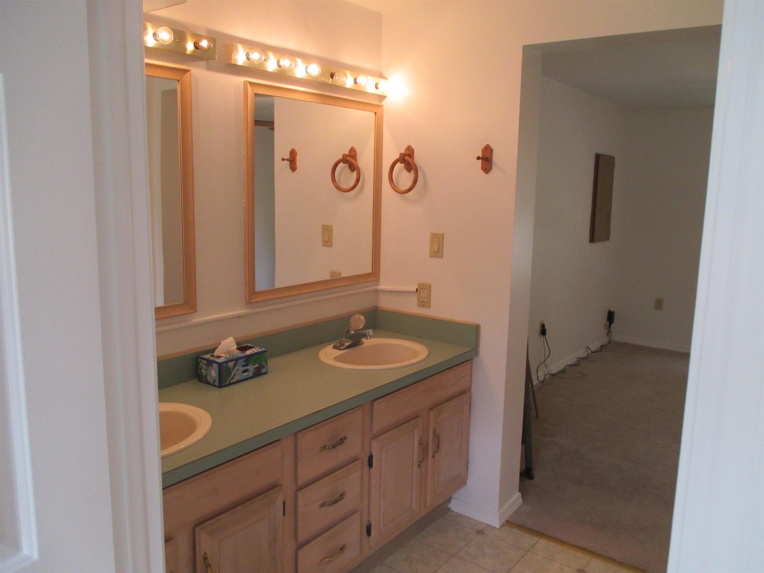 11 Country Village Drive - Picture 15