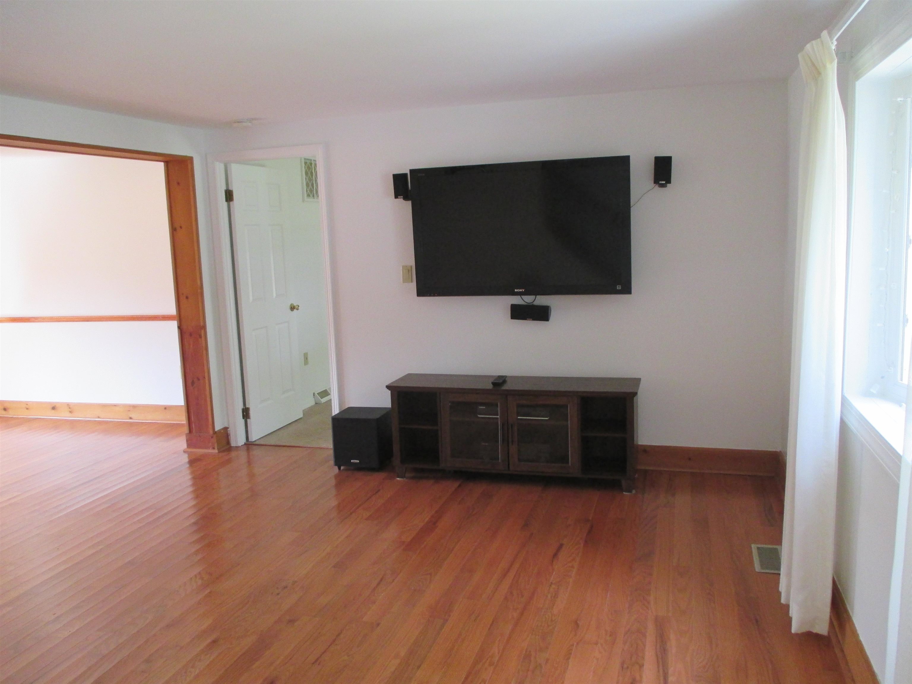 11 Country Village Drive - Picture 3