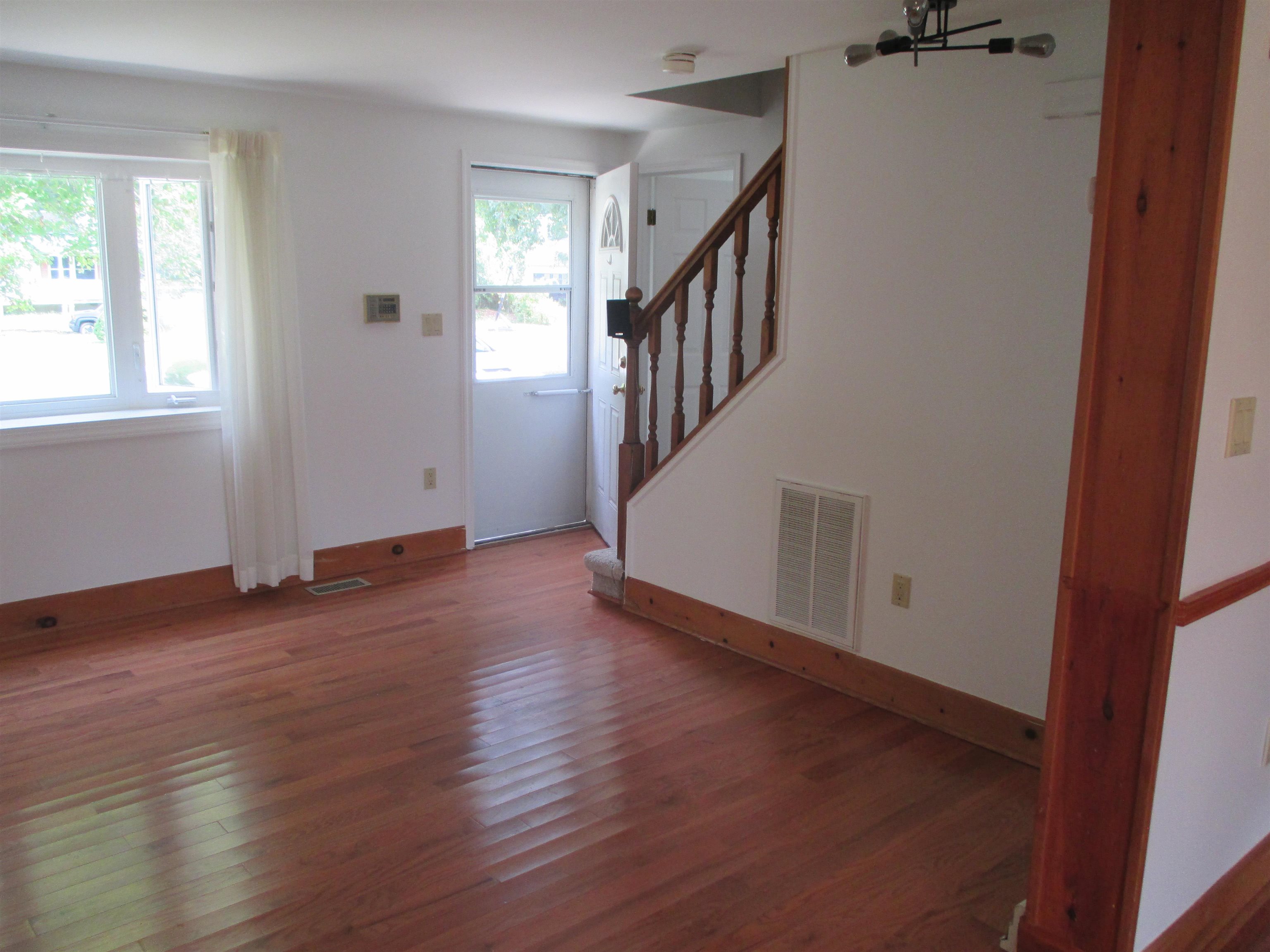 11 Country Village Drive - Picture 4