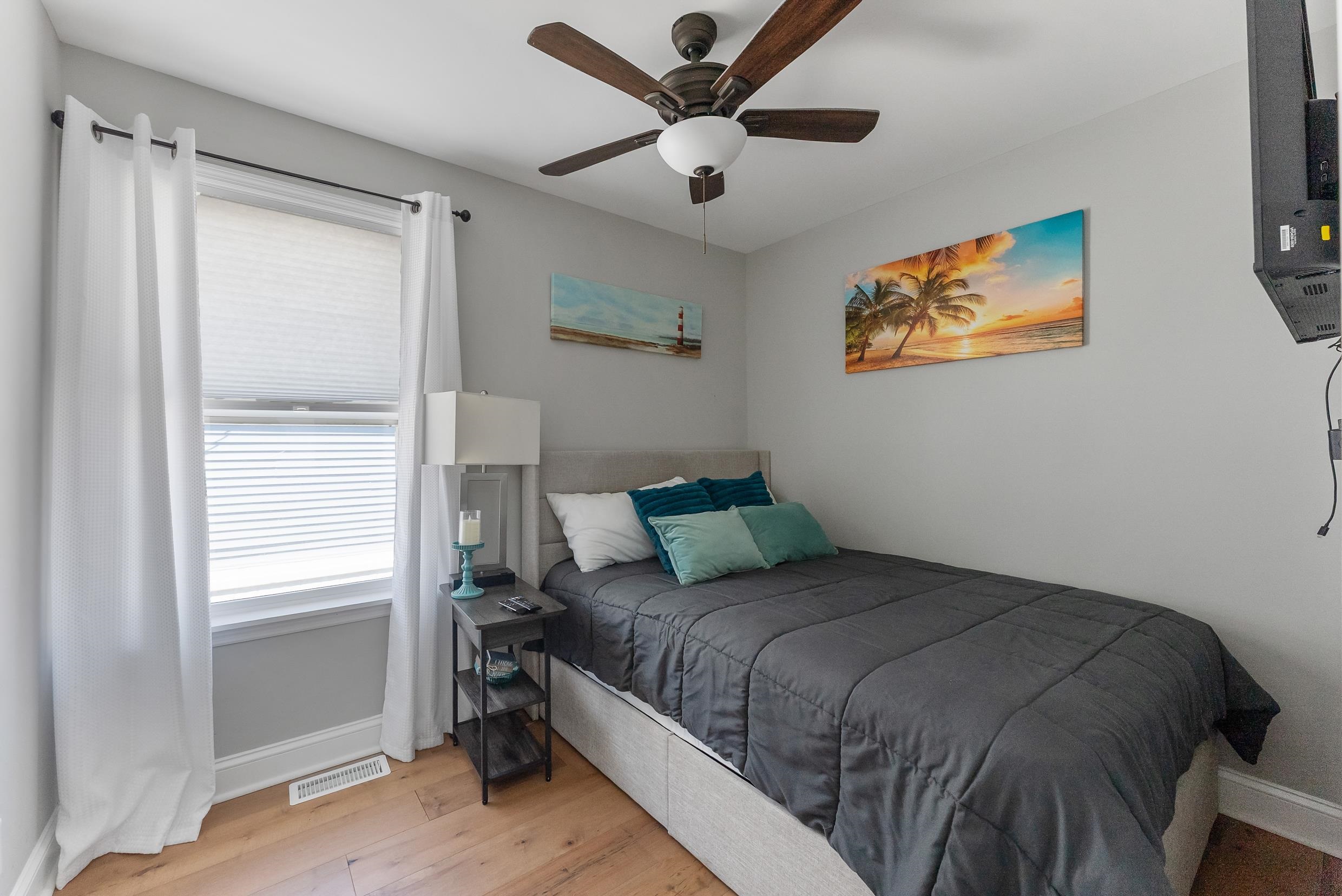620.5 W Maple Avenue