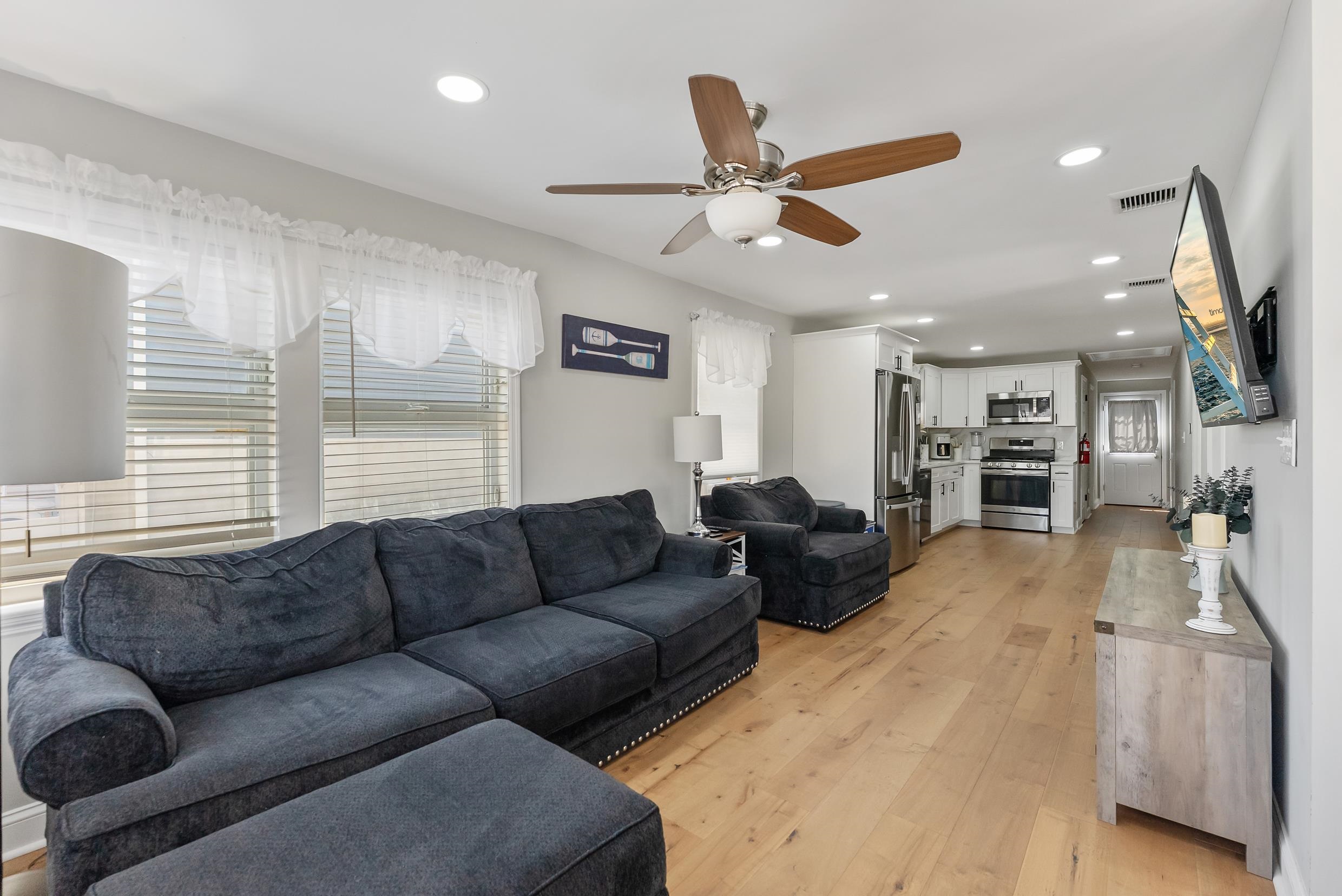 620.5 W Maple Avenue