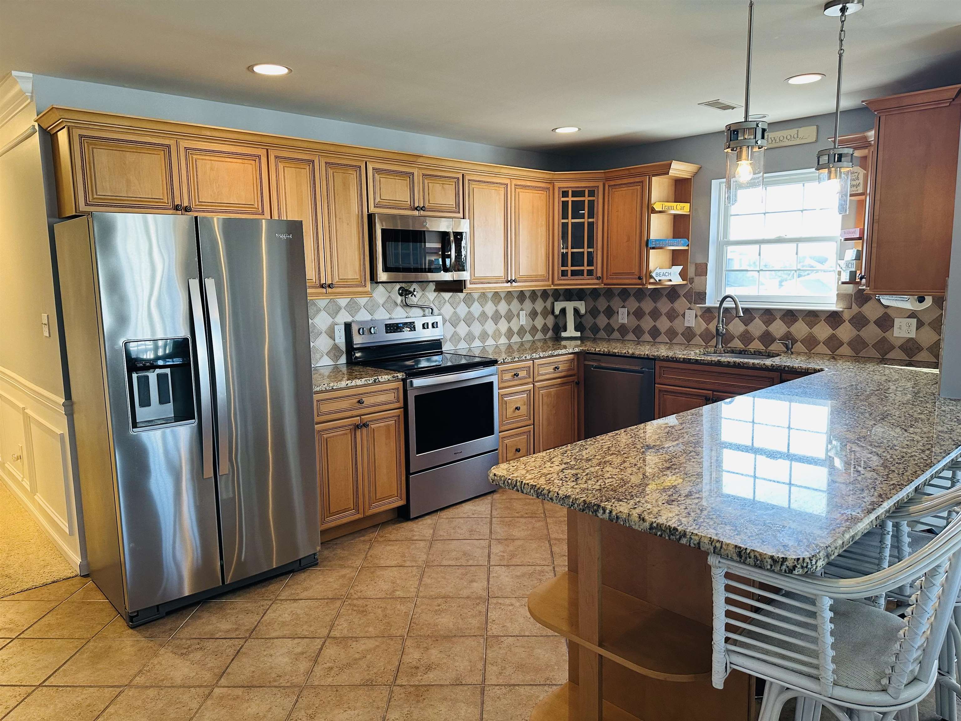 326 W Roberts Avenue