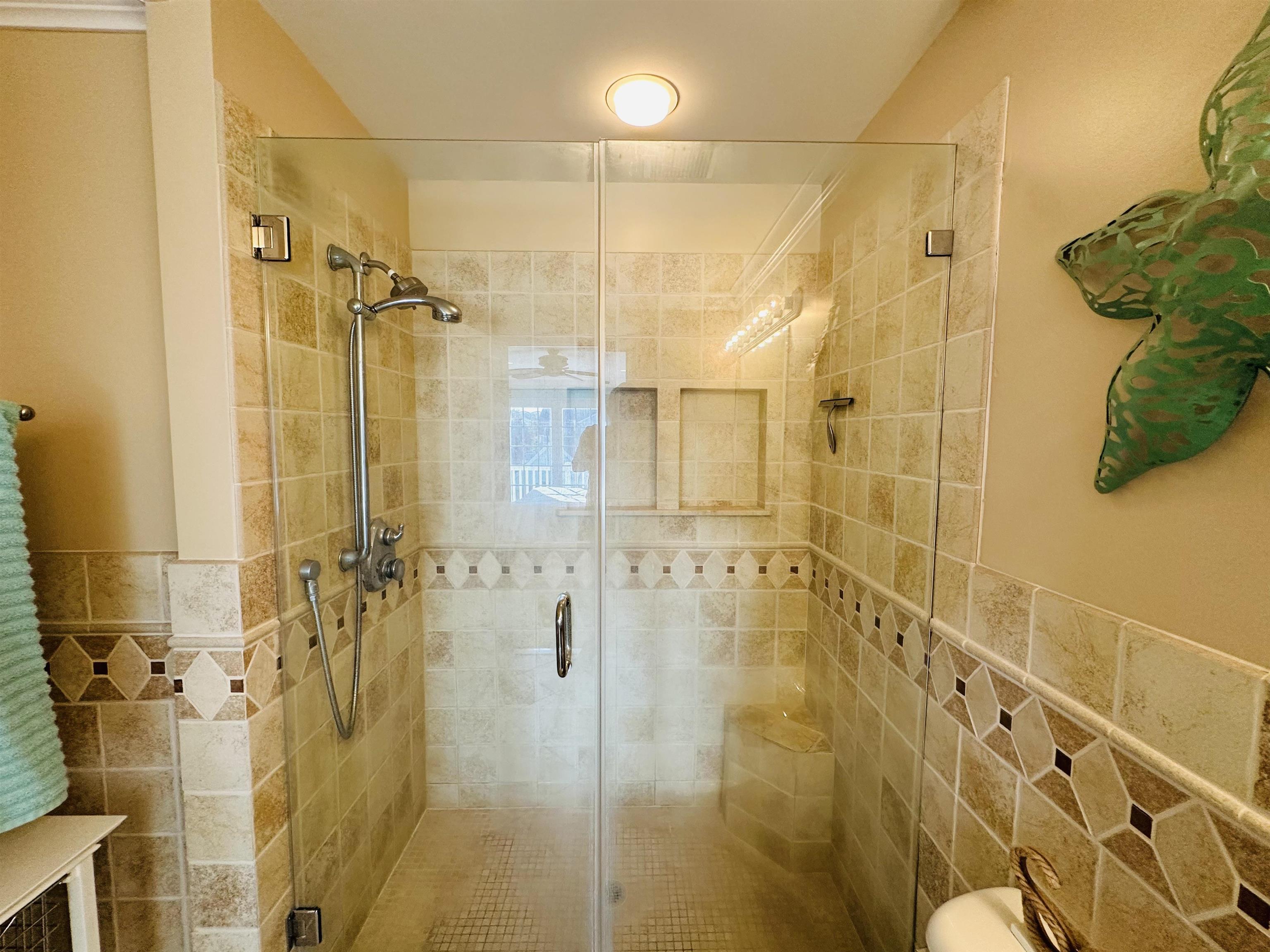 326 W Roberts Avenue