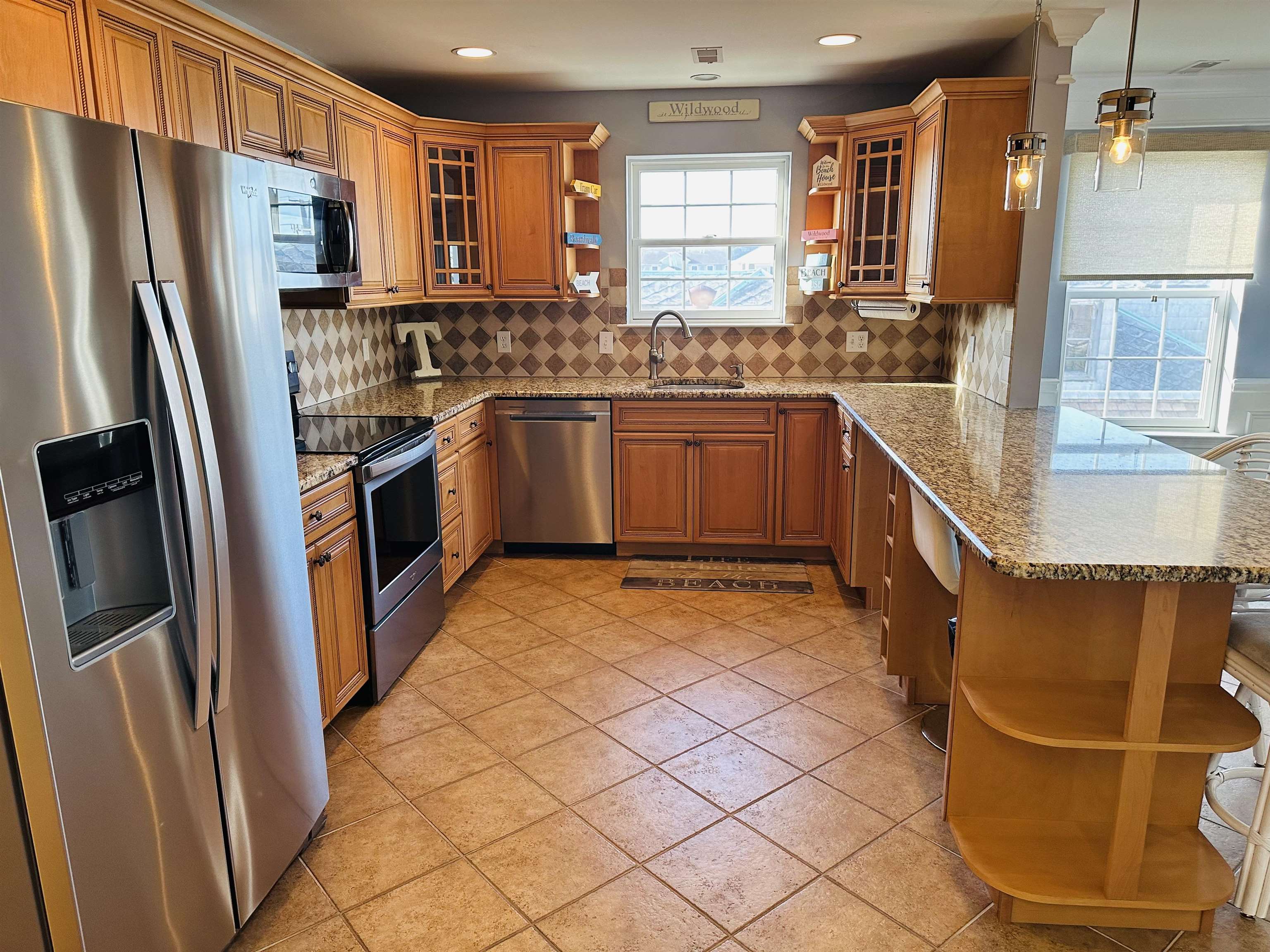 326 W Roberts Avenue