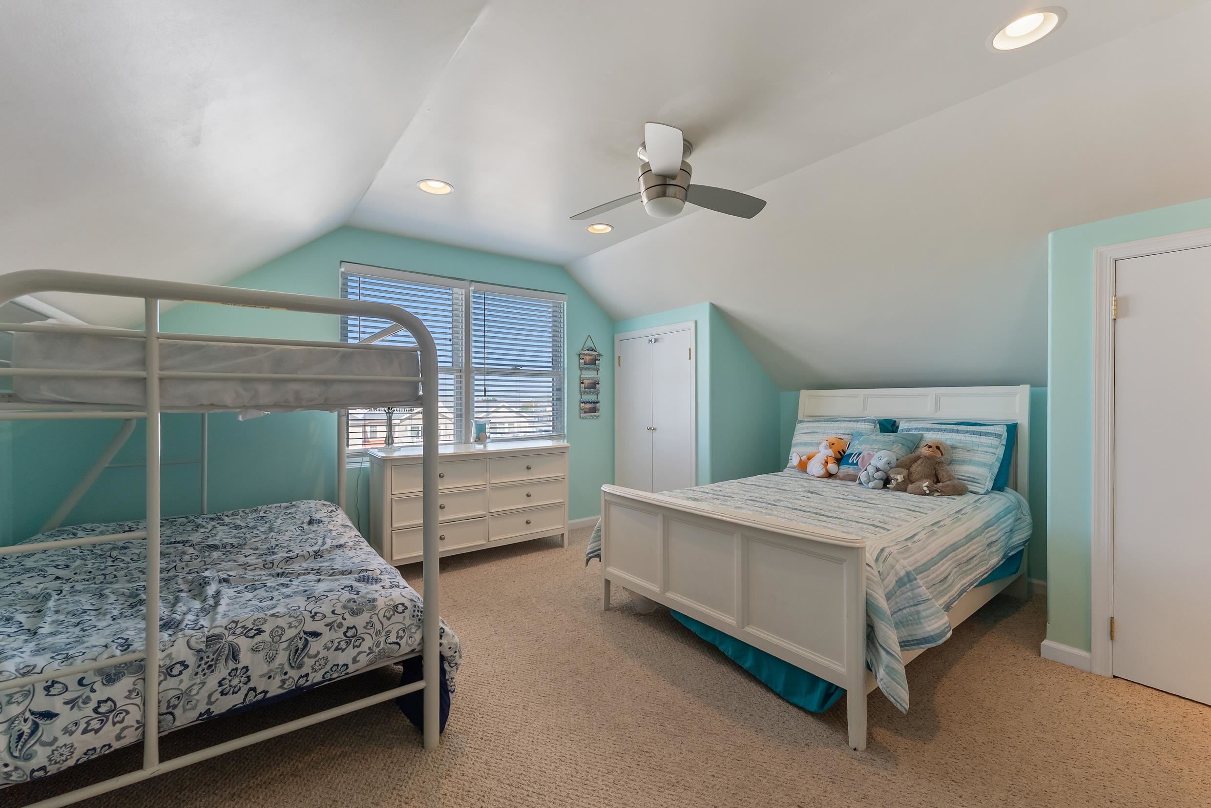 2207 Surf Avenue - Picture 36