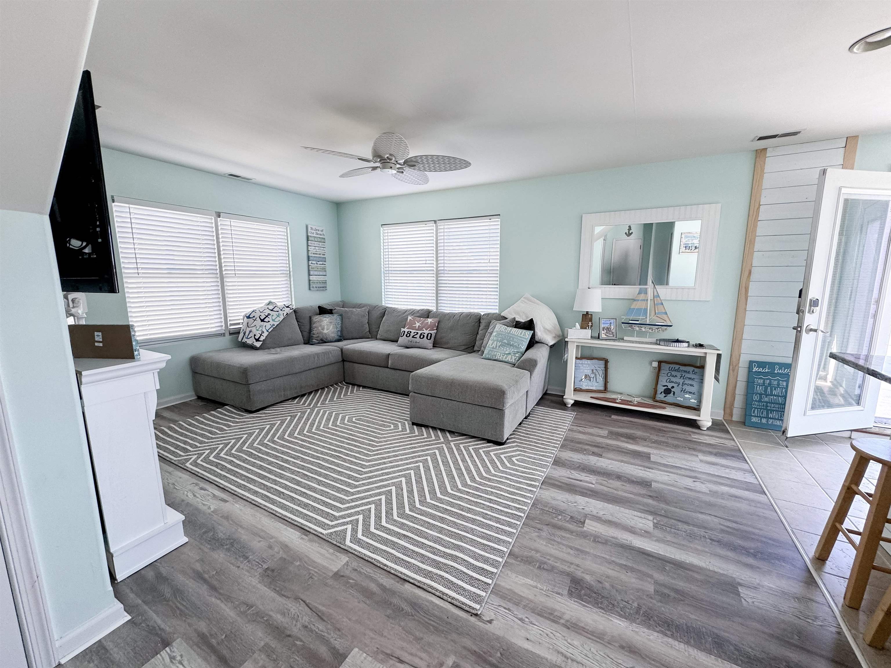 2207 Surf Avenue - Picture 6
