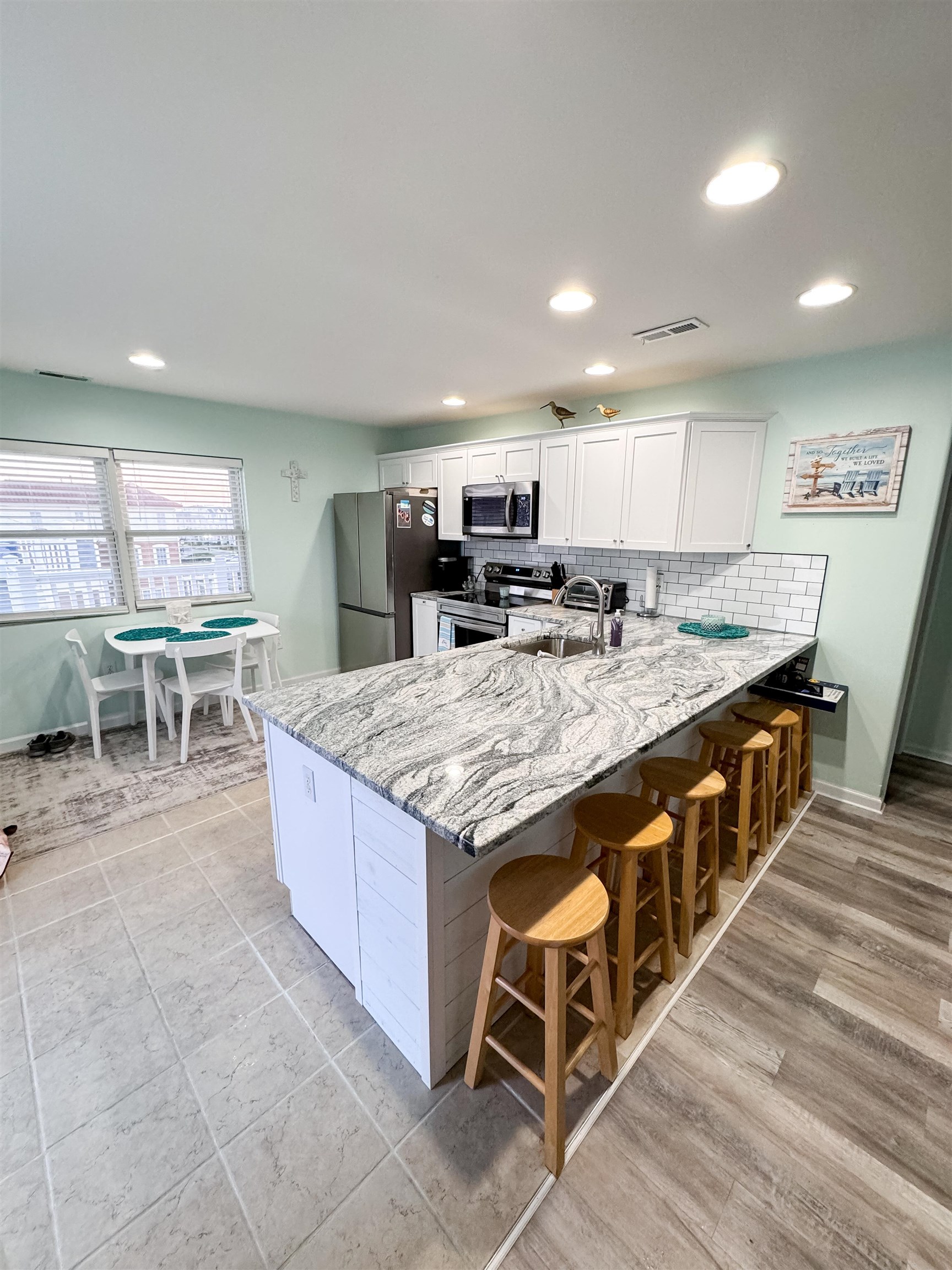 2207 Surf Avenue - Picture 7