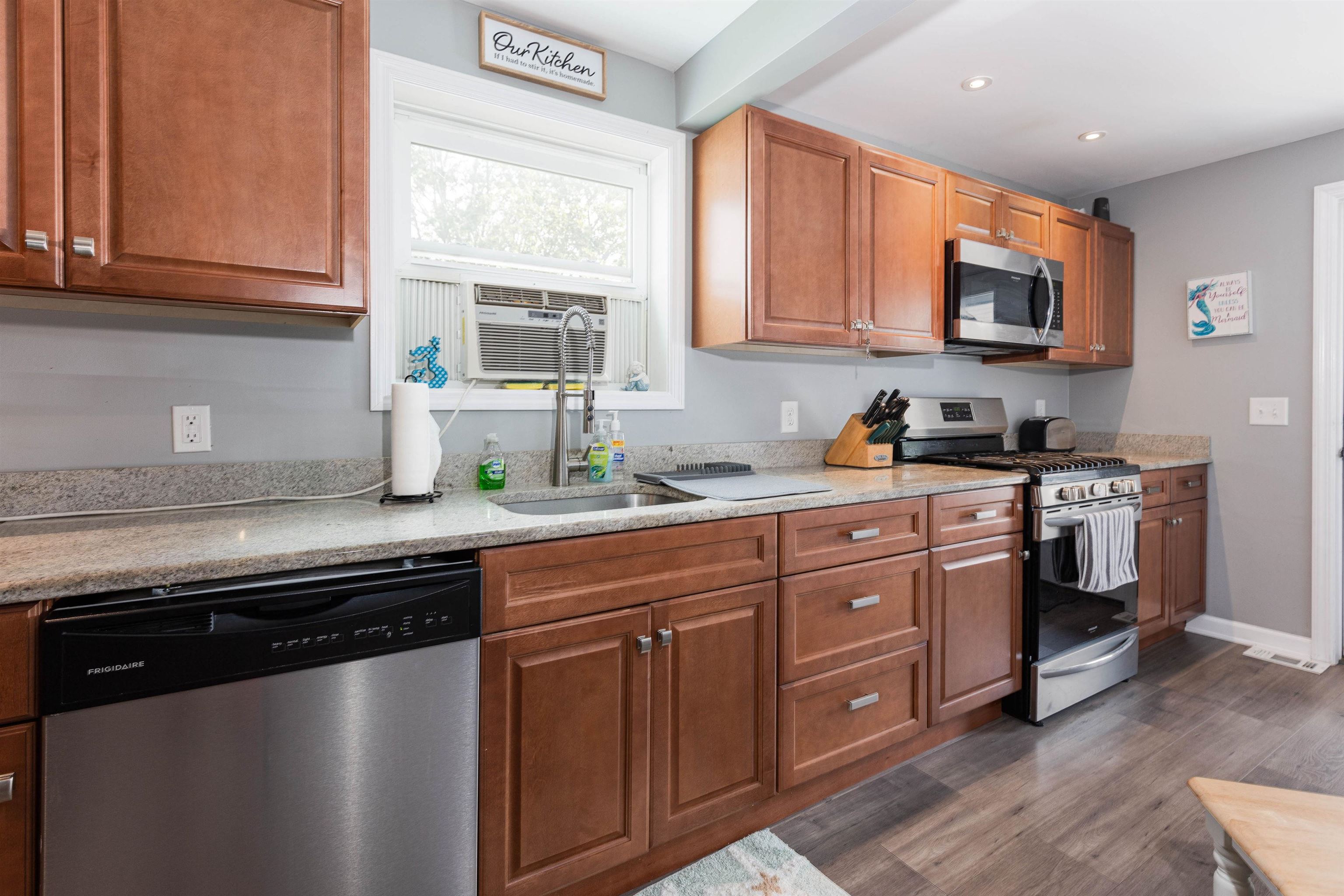 15 E Delaware Parkway