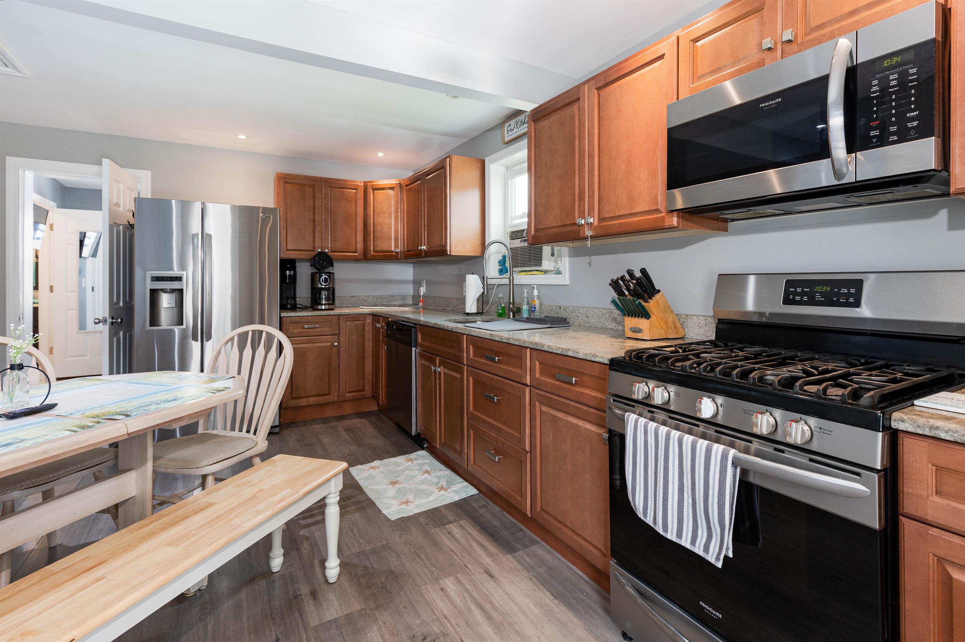 15 E Delaware Parkway