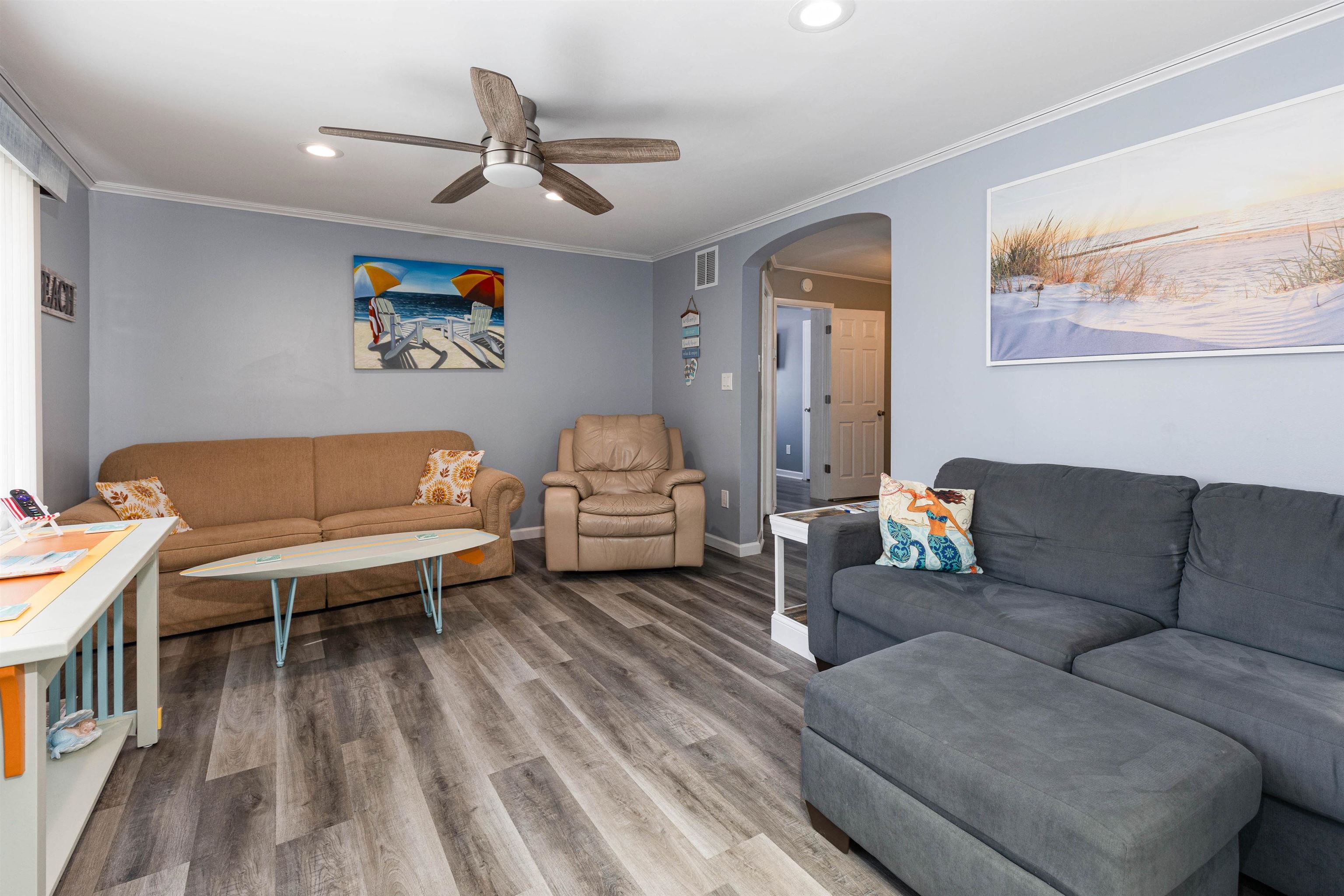 15 E Delaware Parkway