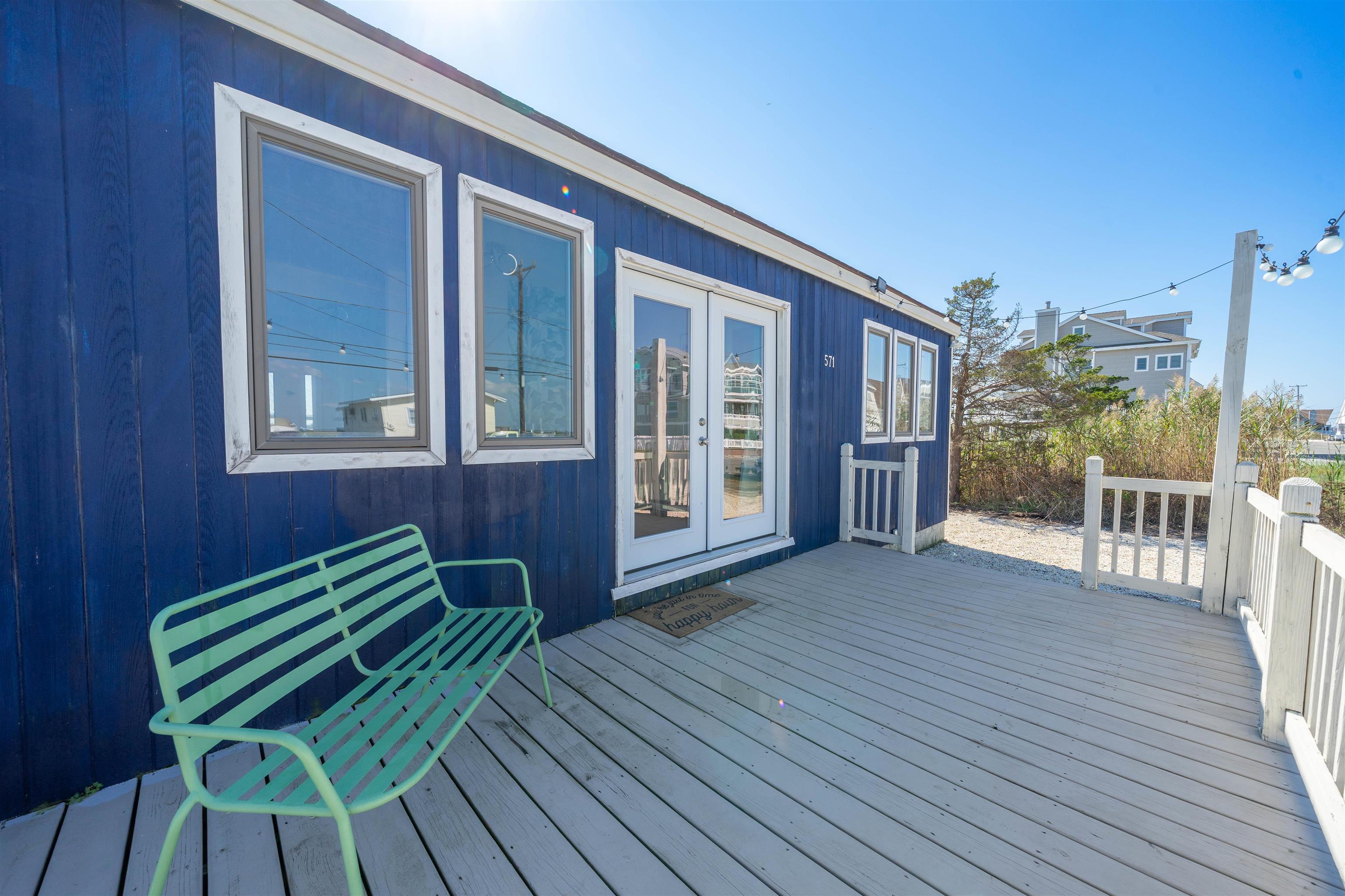 571 Avalon Boulevard